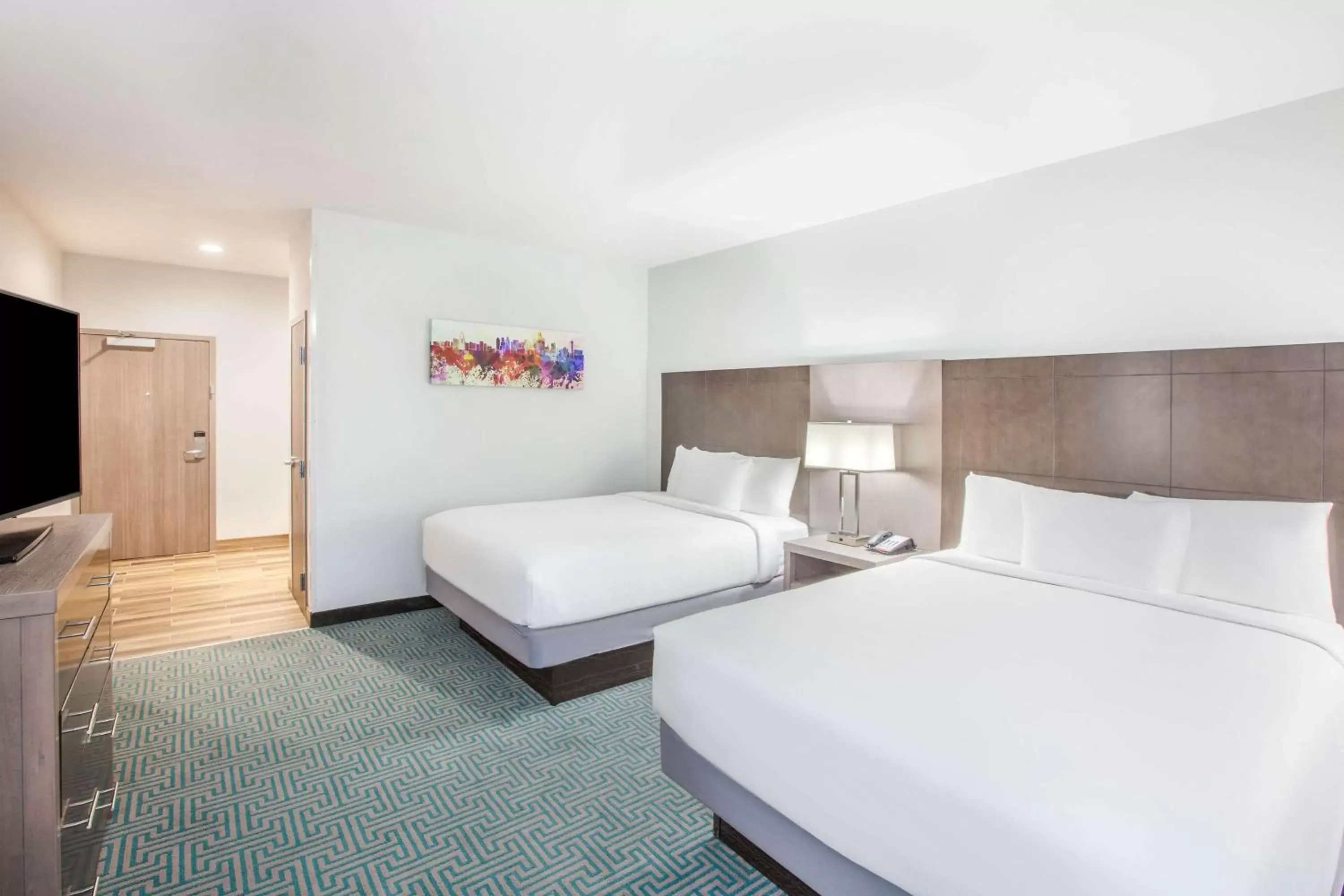 Queen Room with Two Queen Beds in La Quinta by Wyndham Dallas Duncanville Queen Room with Two Queen Beds in La Quinta by Wyndham Dallas Duncanville