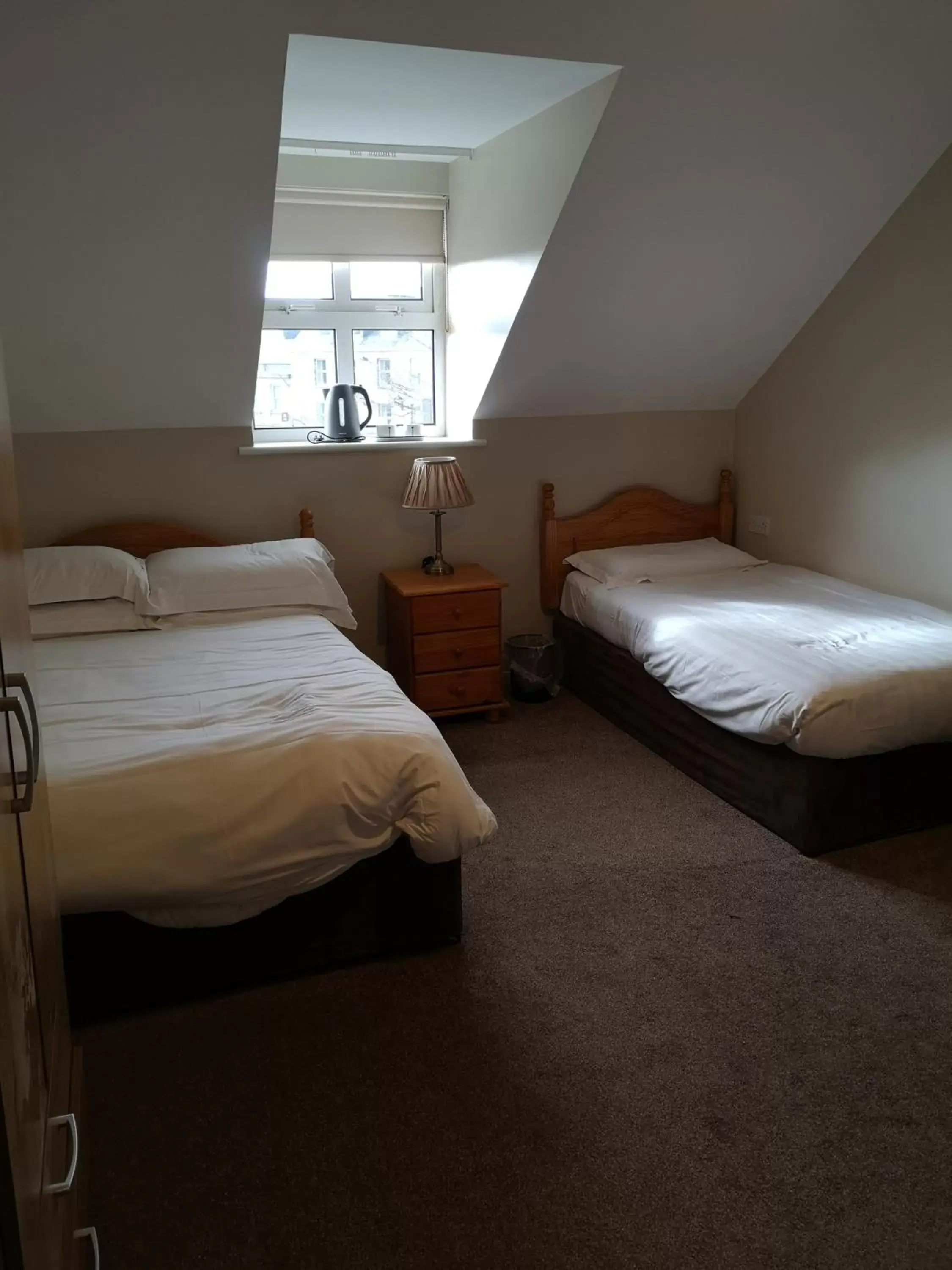 Double Room with Shared Bathroom in O'Donnell's Of Donegal Double Room with Shared Bathroom in O'Donnell's Of Donegal