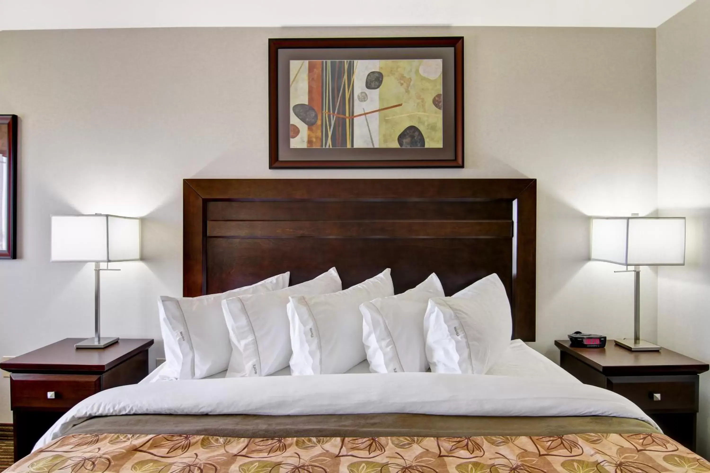 Standard King Room with Sofa Bed in Coast Weyburn Hotel Standard King Room with Sofa Bed in Coast Weyburn Hotel