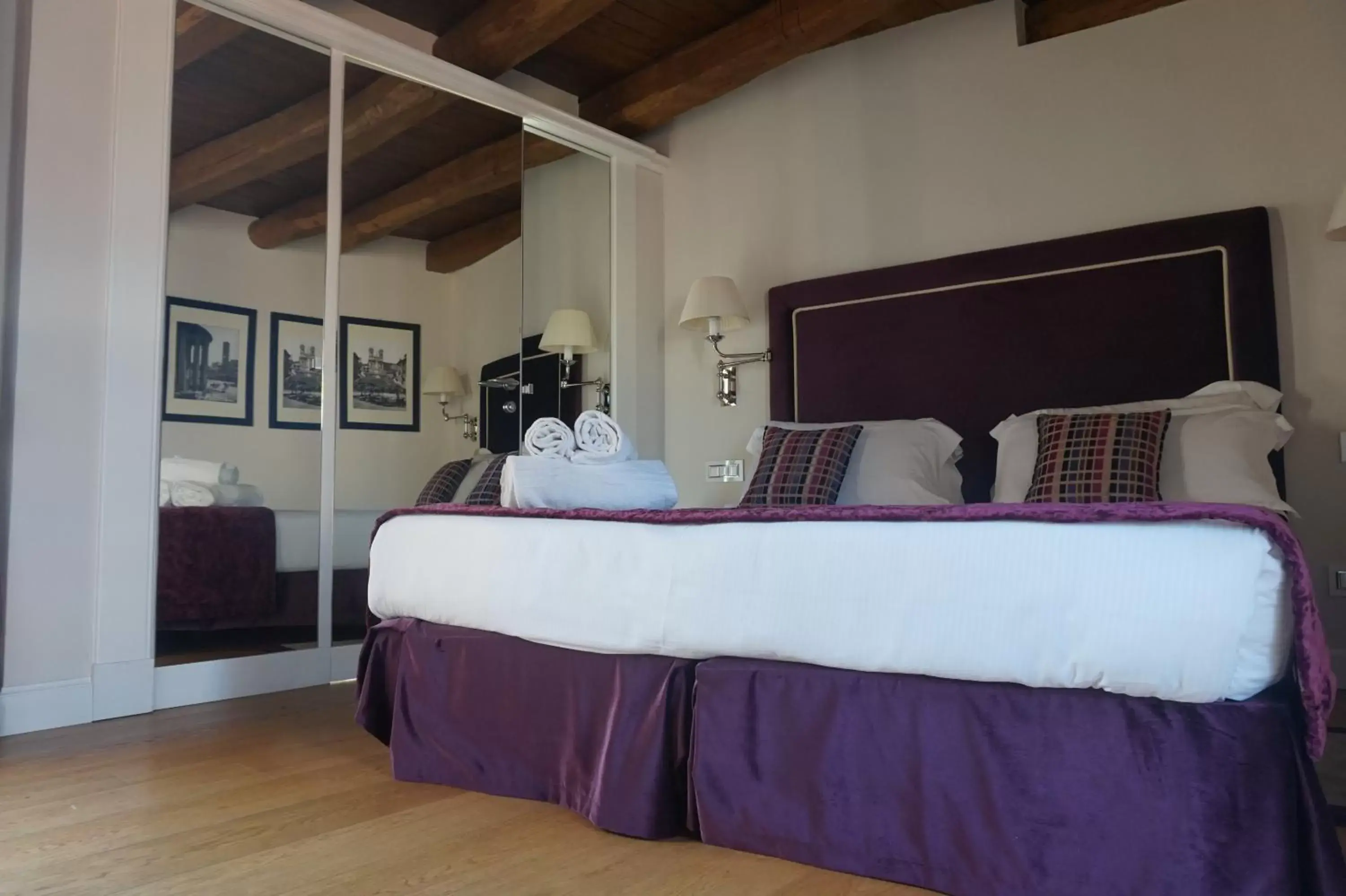 Superior Suite in Trevi Palace Luxury Inn Superior Suite in Trevi Palace Luxury Inn