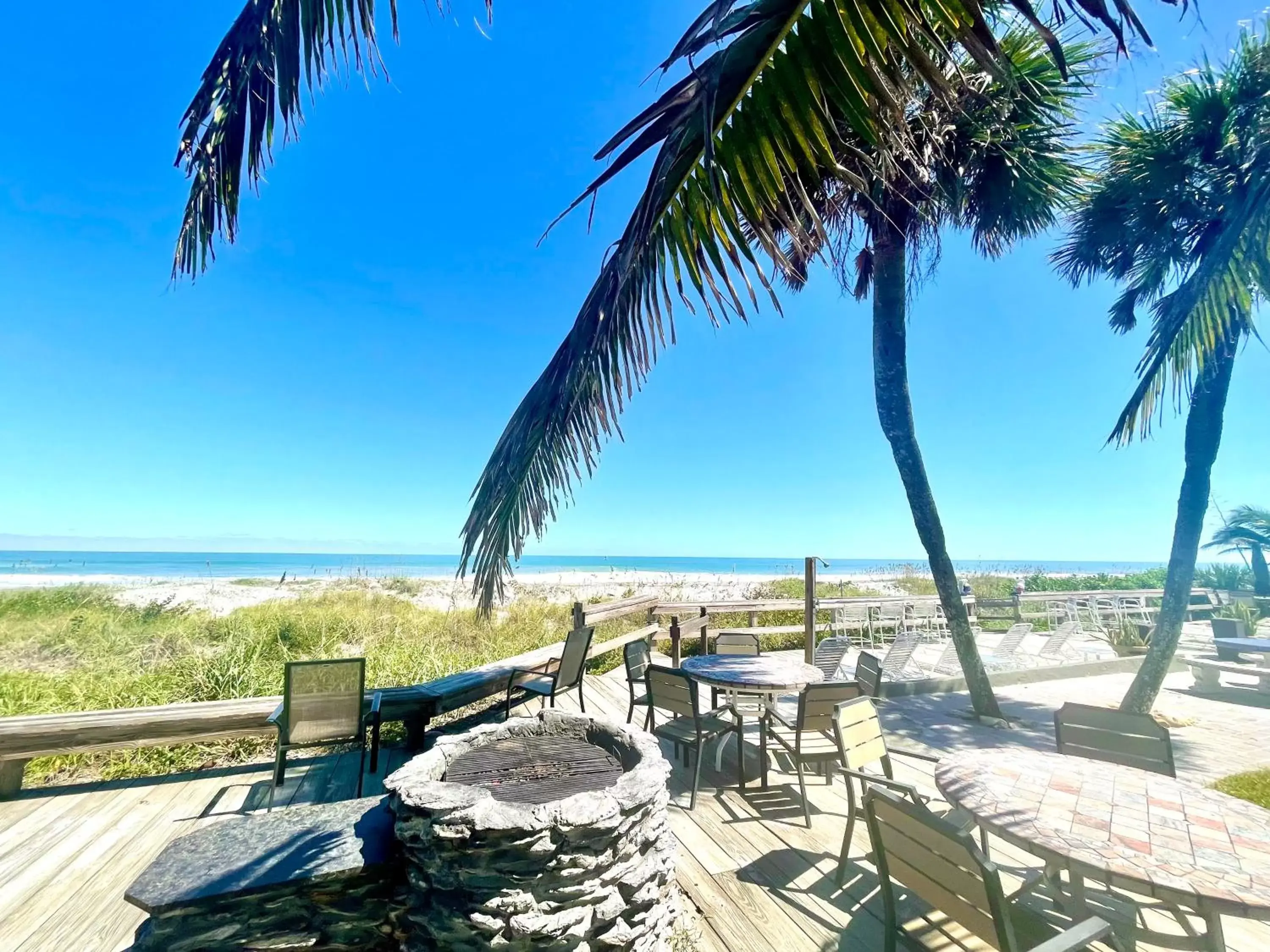 Beach in Surf Studio Beach Resort Beach in Surf Studio Beach Resort