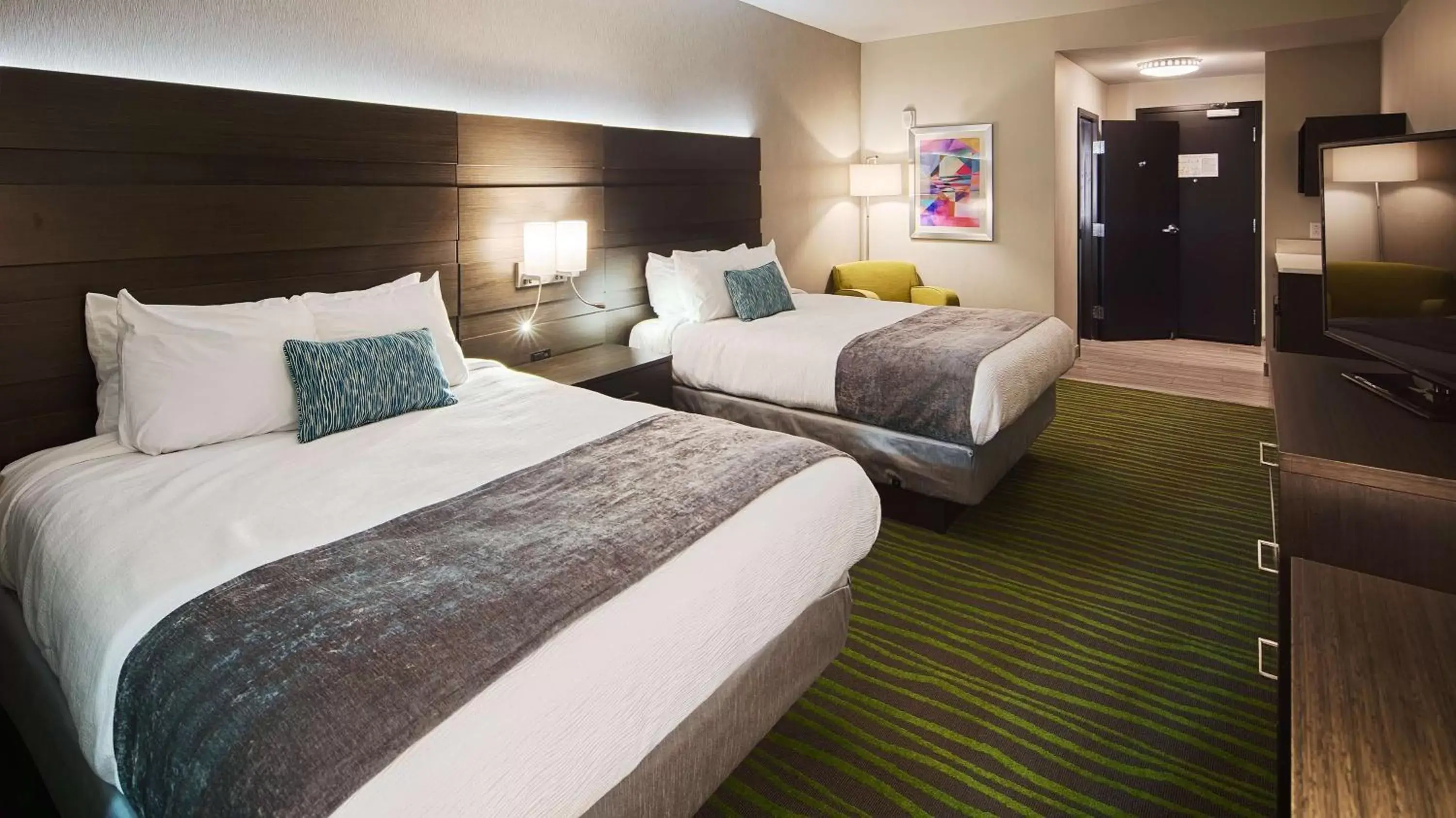 Queen Room with Two Queen Beds and Bath Tub - Mobility Access in Best Western Plus Prien Lake-Lake Charles Queen Room with Two Queen Beds and Bath Tub - Mobility Access in Best Western Plus Prien Lake-Lake Charles