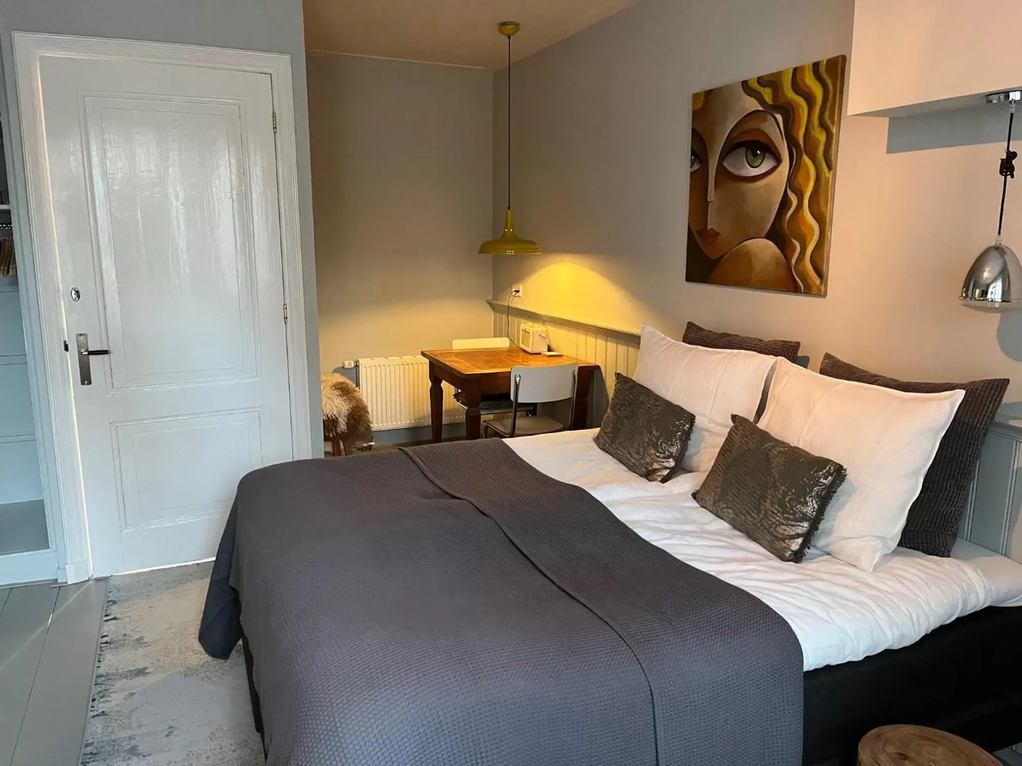 Junior Suite with Terrace in Stadslogement Westersingel Junior Suite with Terrace in Stadslogement Westersingel