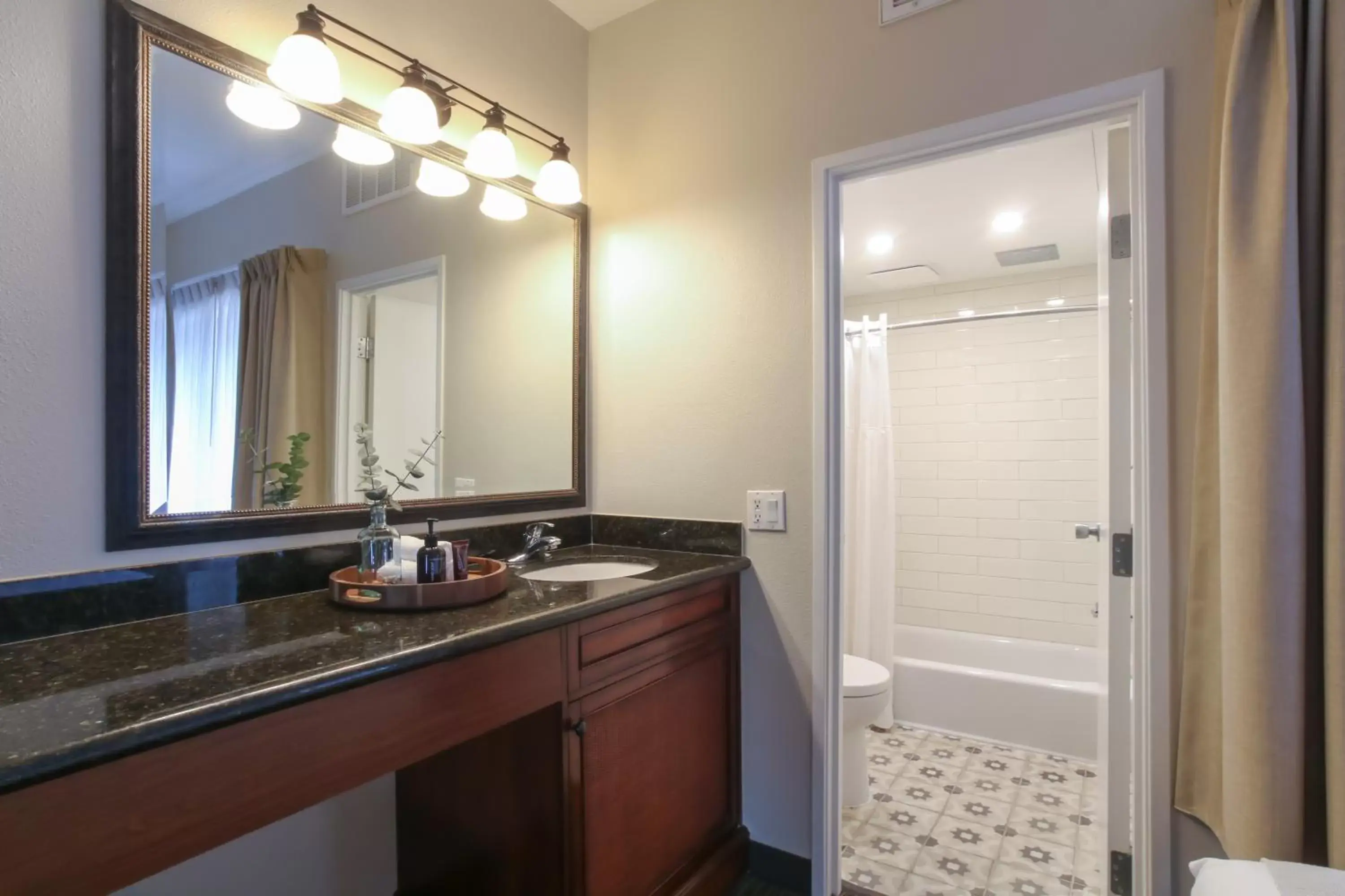 Pool View Two Room Family Suite 2 Queen Sleeper Sofa in Oxford Suites Pismo Beach Pool View Two Room Family Suite 2 Queen Sleeper Sofa in Oxford Suites Pismo Beach