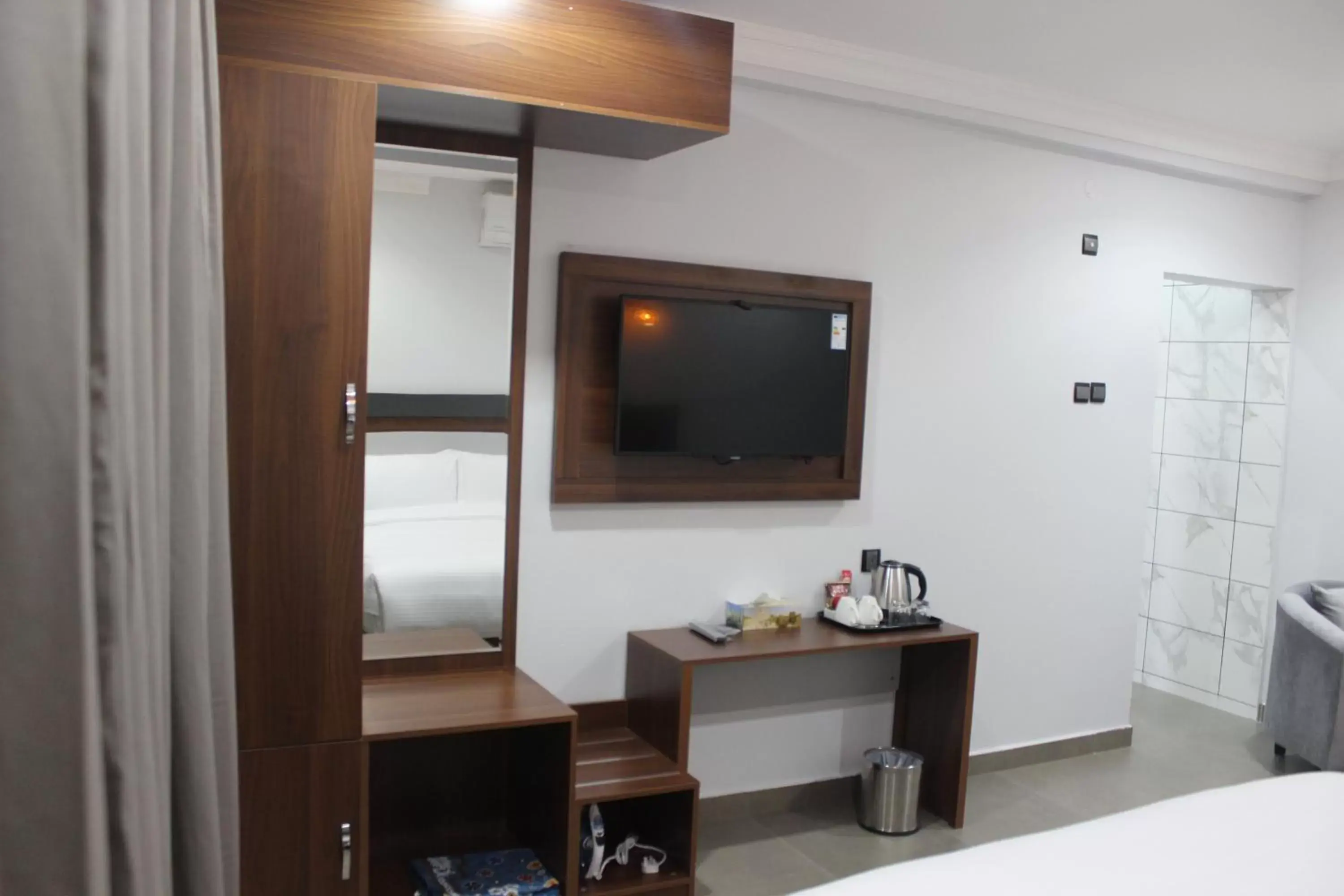 Deluxe King Room in MY HOTEL Nizwa Residence Hotel Apartments نزوى ريزيدنس للشقق الفندقيه Deluxe King Room in MY HOTEL Nizwa Residence Hotel Apartments نزوى ريزيدنس للشقق الفندقيه