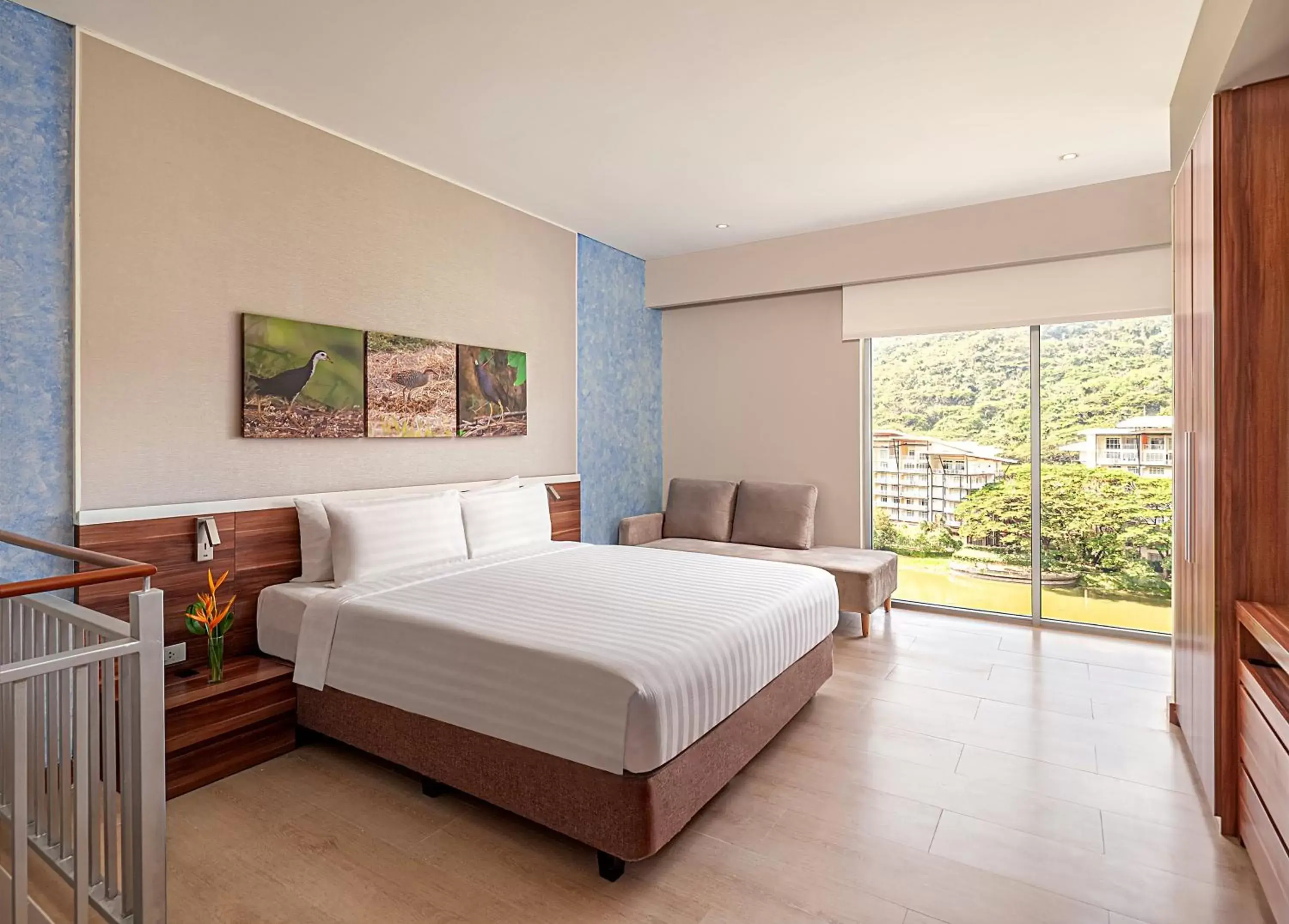 Penthouse Loft in Pico Sands Hotel Penthouse Loft in Pico Sands Hotel