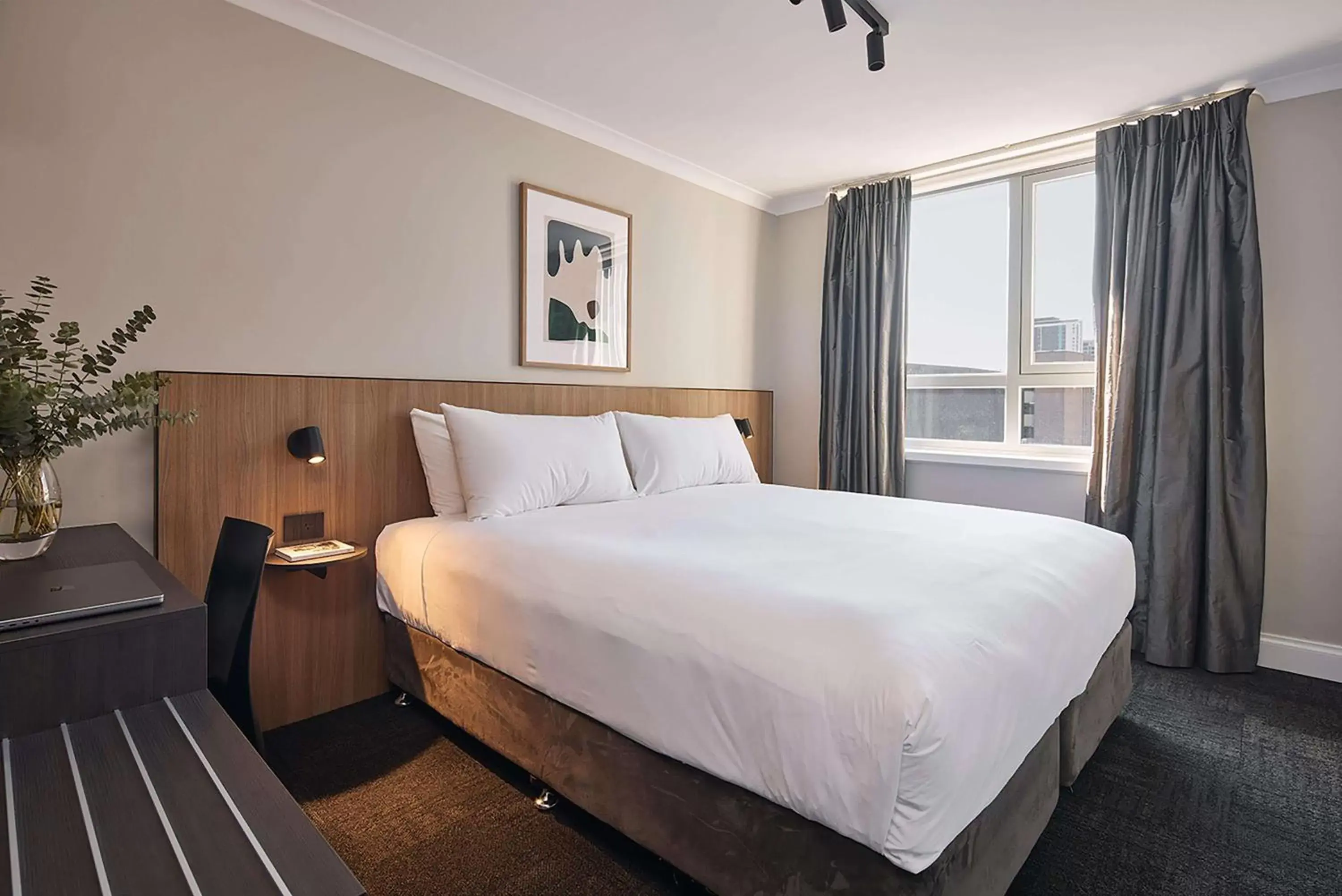Petite King Room in Pensione Hotel Perth Petite King Room in Pensione Hotel Perth