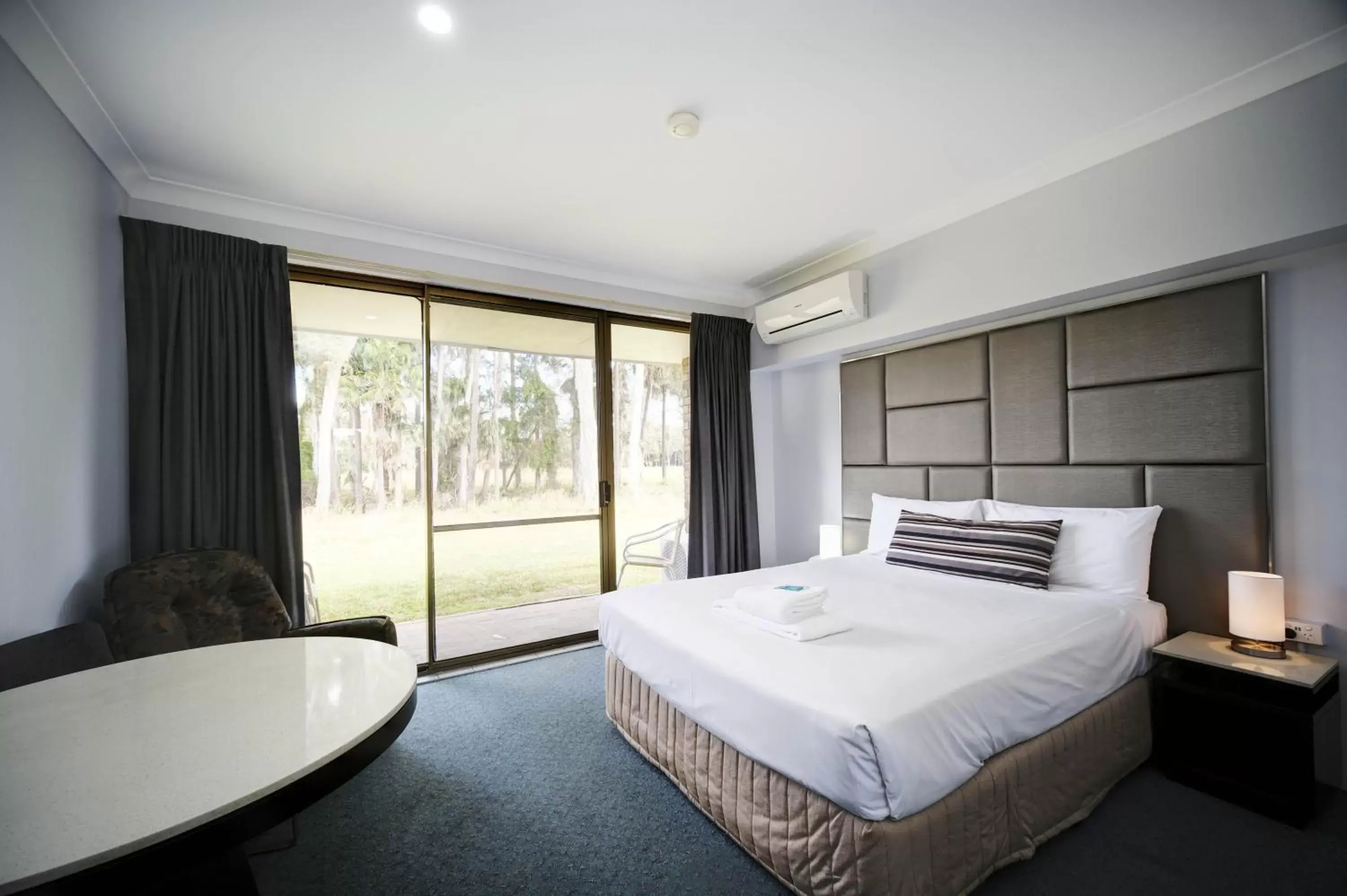 Superior Twin Room in Island Palms Motor Inn Superior Twin Room in Island Palms Motor Inn