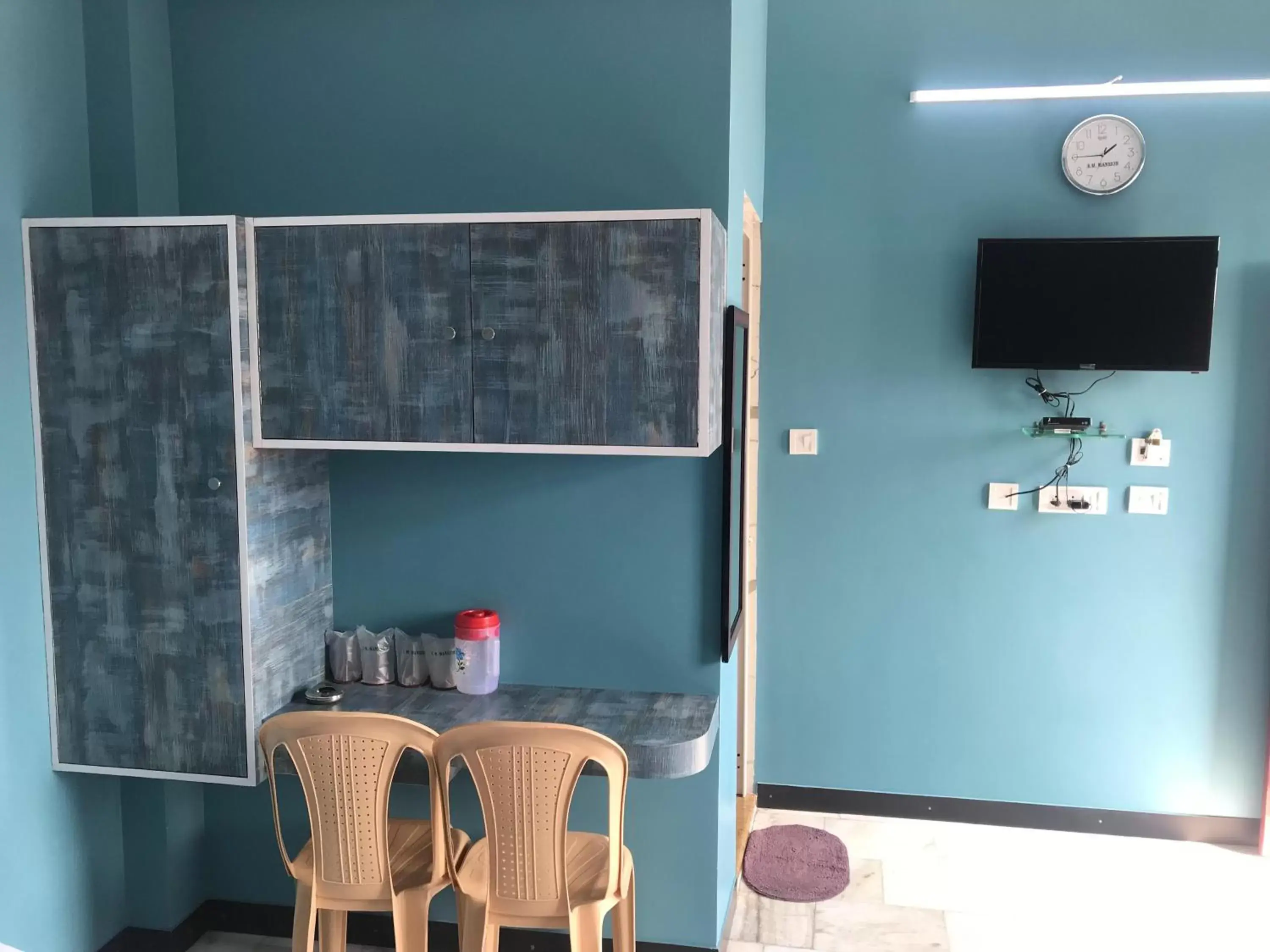 Standard Quadruple Room in SM MANSION near Harbour & High court Standard Quadruple Room in SM MANSION near Harbour & High court