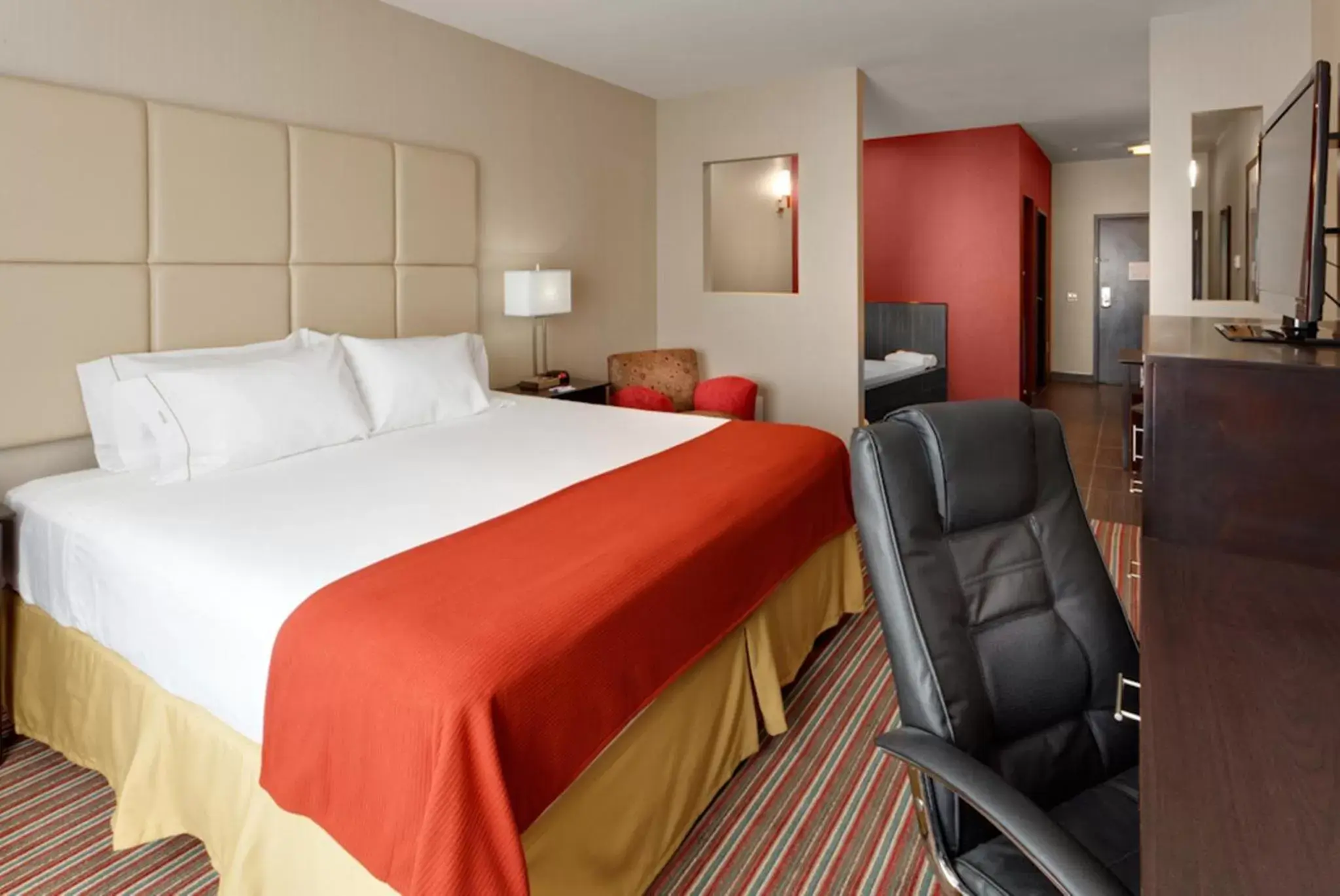 Holiday Inn Express & Suites Northeast by IHG Holiday Inn Express & Suites Northeast by IHG
