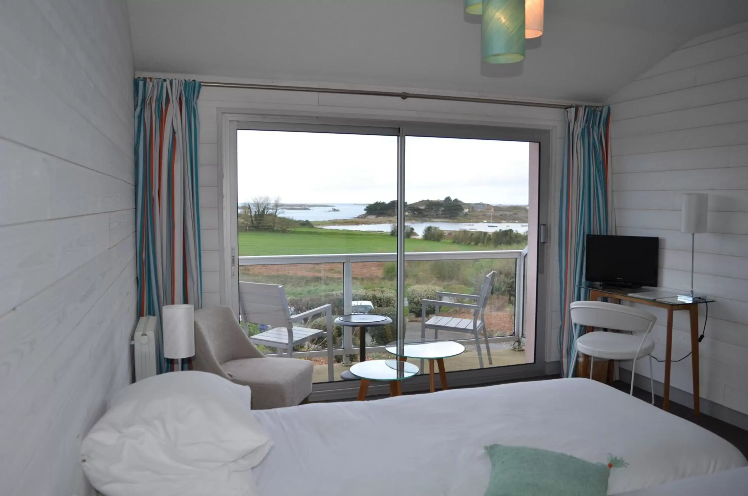 Tradition Double Room with Sea View and balcony in Hotel Le Toeno Tradition Double Room with Sea View and balcony in Hotel Le Toeno