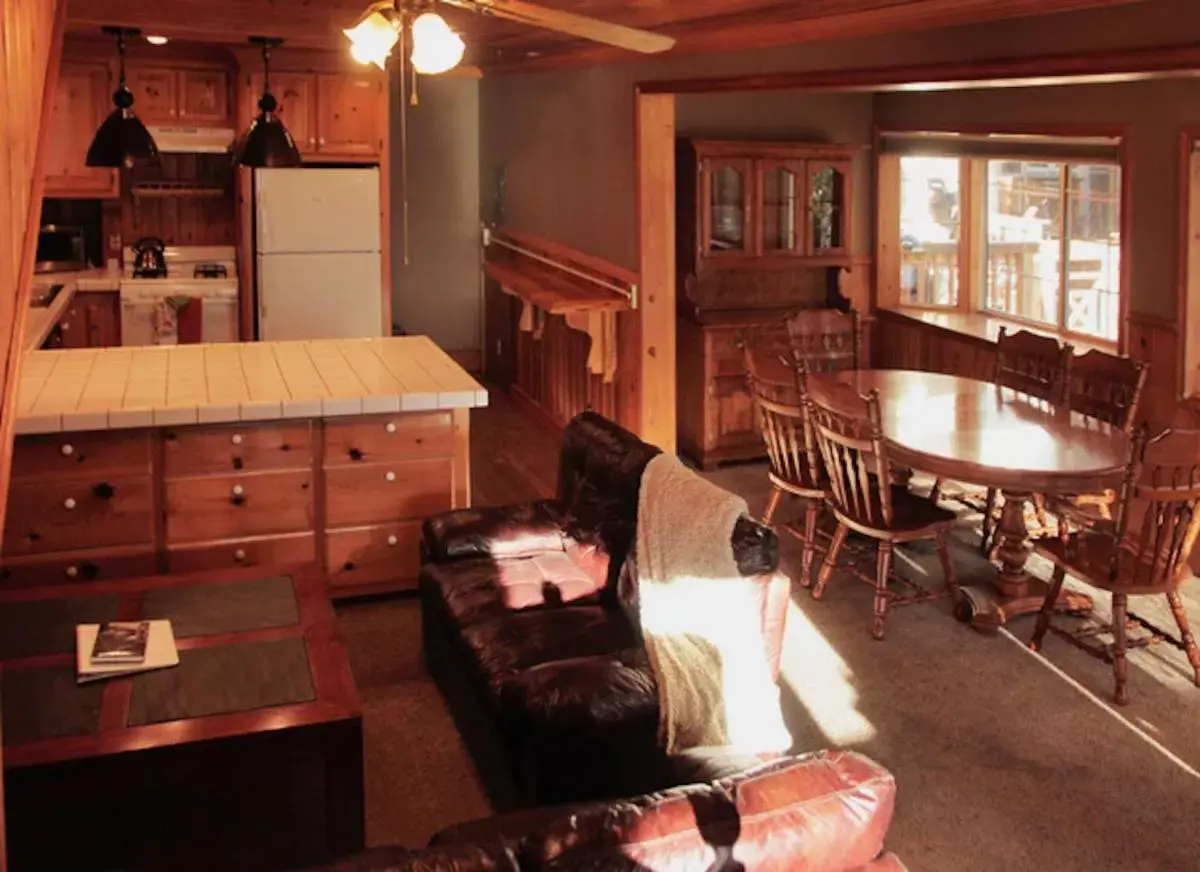 Two-Bedroom Chalet in Silver Pines Lodge Two-Bedroom Chalet in Silver Pines Lodge