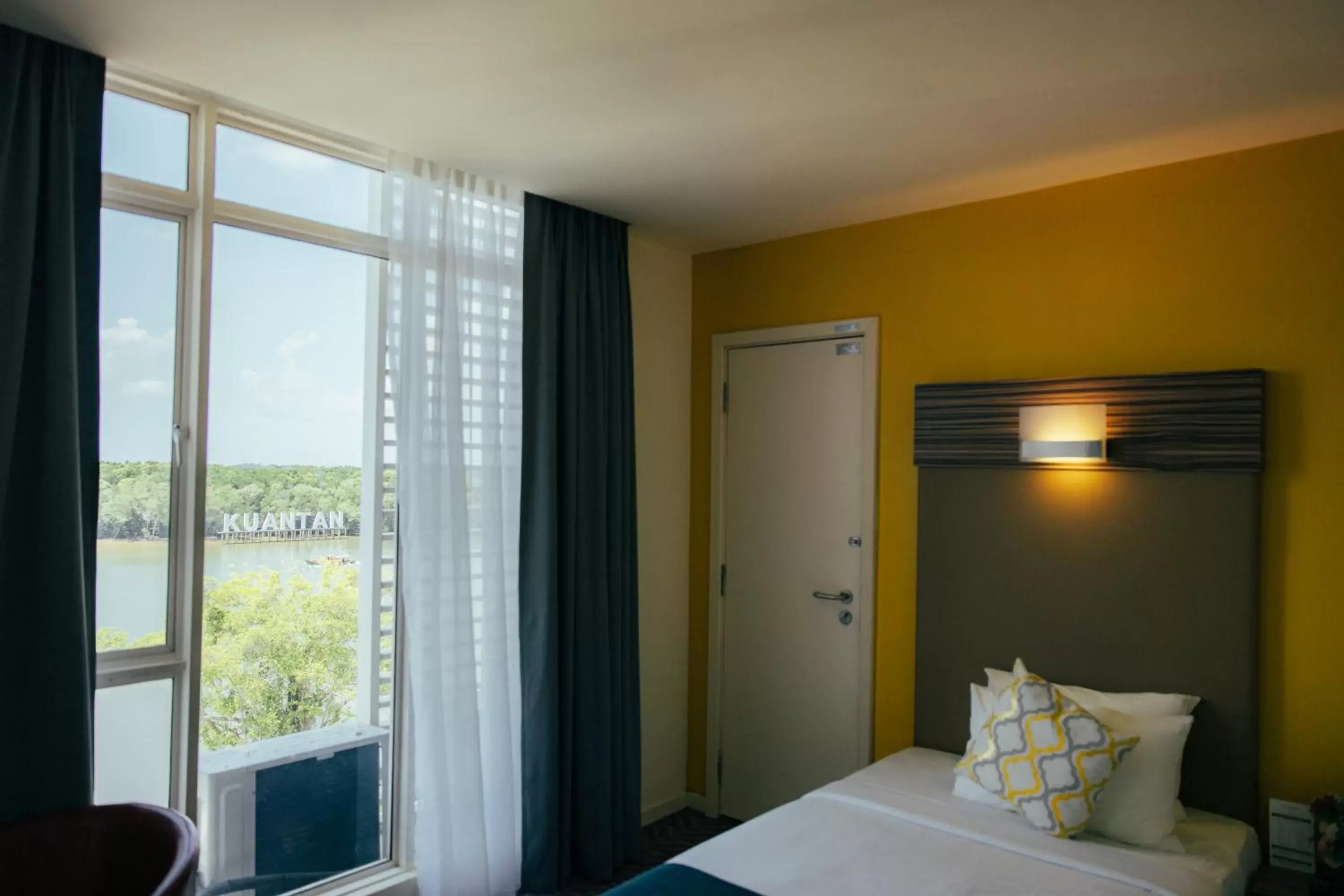 Deluxe Twin with River View in Hotel Sentral Kuantan @ Riverview City Centre Deluxe Twin with River View in Hotel Sentral Kuantan @ Riverview City Centre