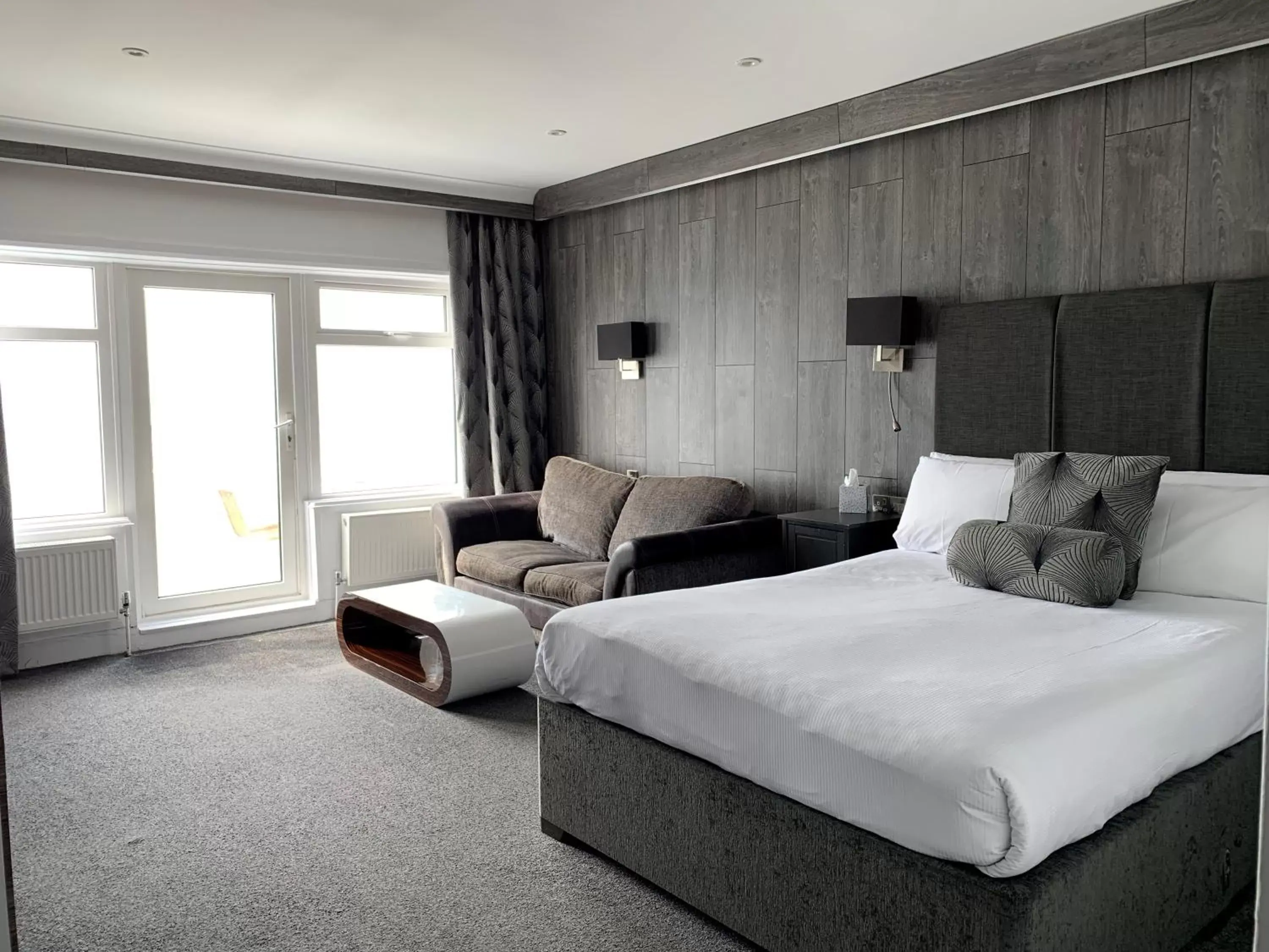 Family Room with Sea View (2 Adults + 1 Child) in Cumberland Hotel - OCEANA COLLECTION Family Room with Sea View (2 Adults + 1 Child) in Cumberland Hotel - OCEANA COLLECTION