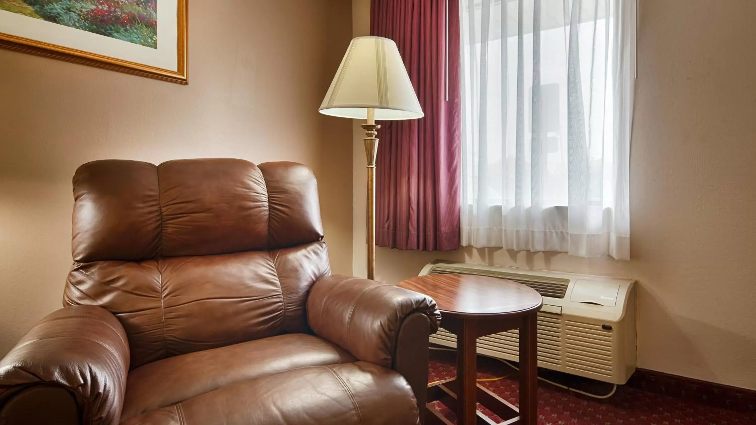 King Room - Non-Smoking in Super 8 by Wyndham McGehee King Room - Non-Smoking in Super 8 by Wyndham McGehee