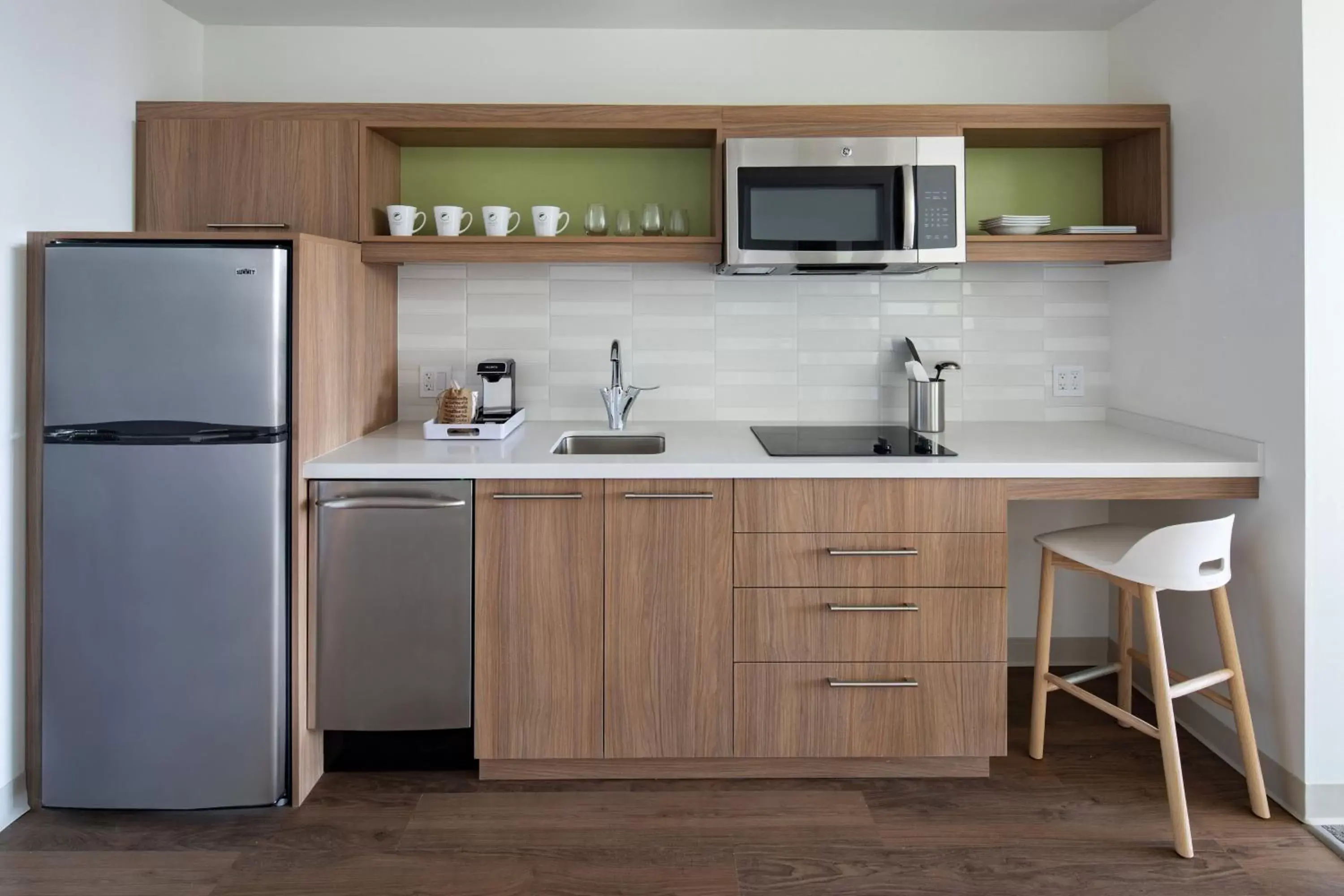 Executive, Larger Guest room, 1 King, City view (Mobility Accessible w/ Roll-in Shower) in Element Philadelphia Downtown Executive, Larger Guest room, 1 King, City view (Mobility Accessible w/ Roll-in Shower) in Element Philadelphia Downtown