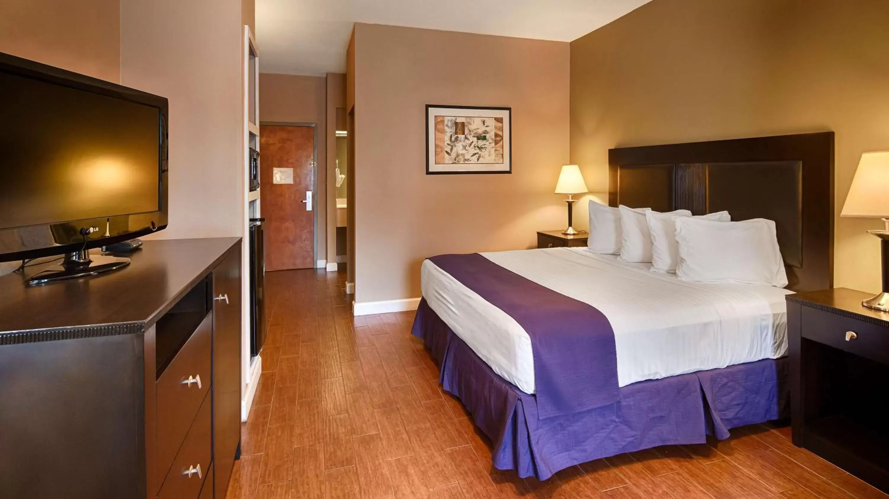 King Room with Bathtub - Disability Access/Non-Smoking in Best Western Port Lavaca Inn King Room with Bathtub - Disability Access/Non-Smoking in Best Western Port Lavaca Inn