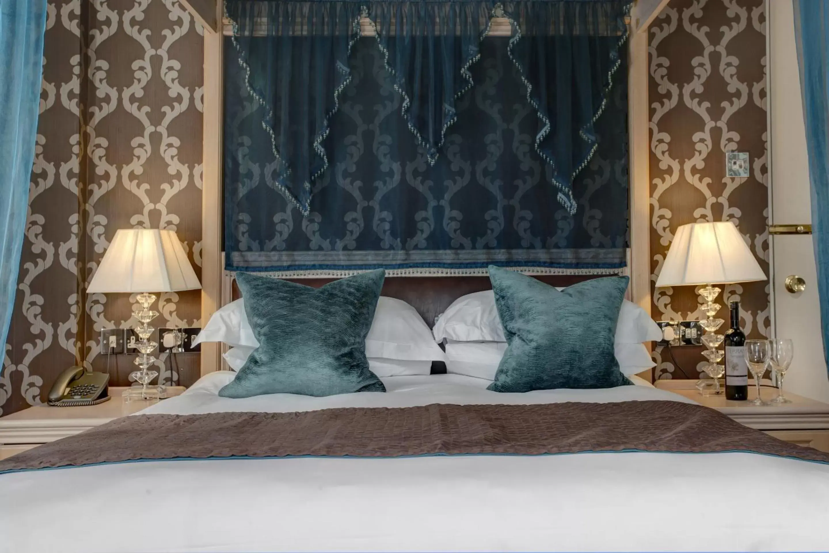 King Room in Ivy Hill Hotel, Sure Hotel Collection by Best Western King Room in Ivy Hill Hotel, Sure Hotel Collection by Best Western