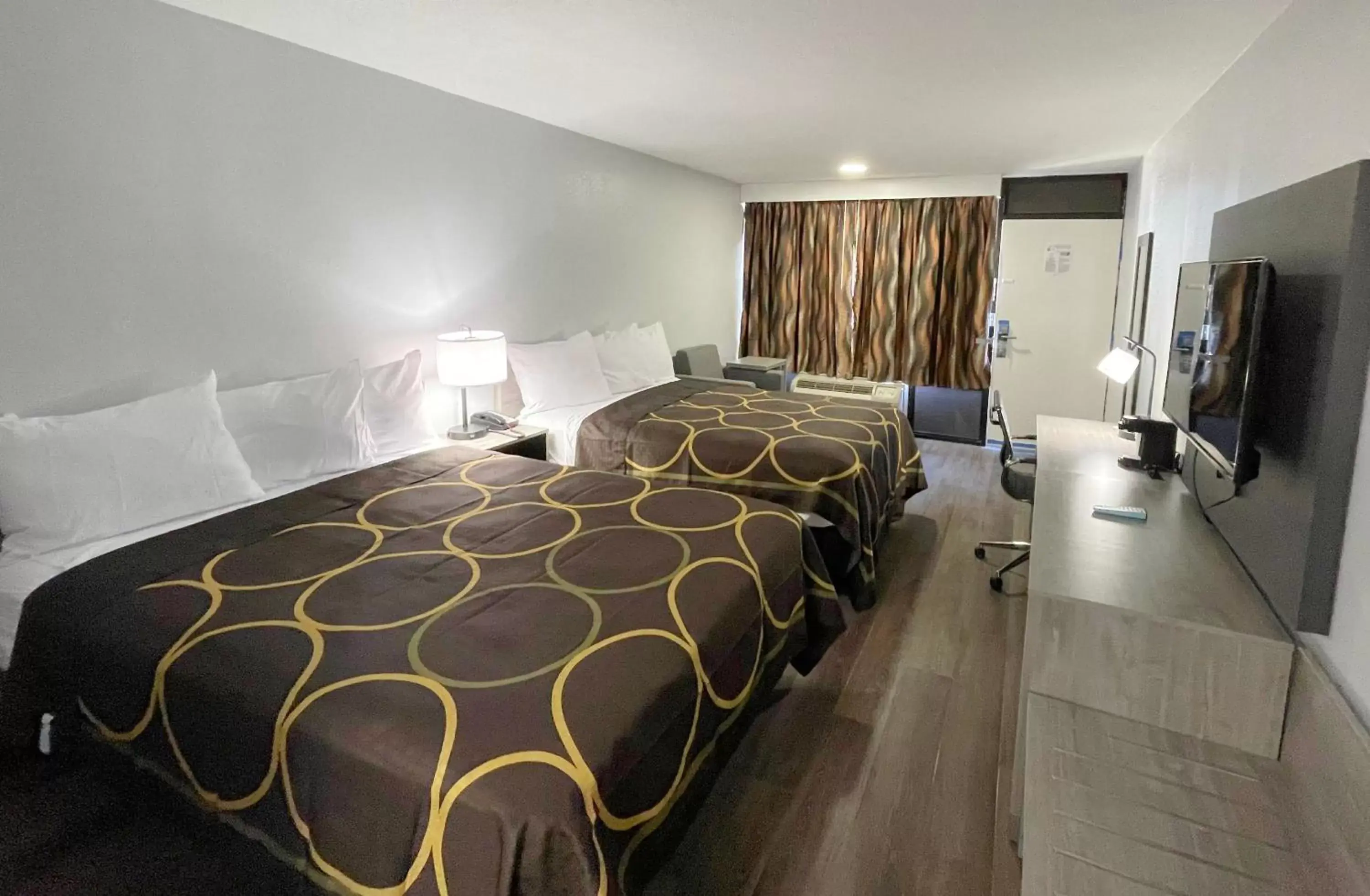 Queen Room with Two Queen Beds - Non-Smoking in Super 8 by Wyndham Pigeon Forge Downtown Queen Room with Two Queen Beds - Non-Smoking in Super 8 by Wyndham Pigeon Forge Downtown