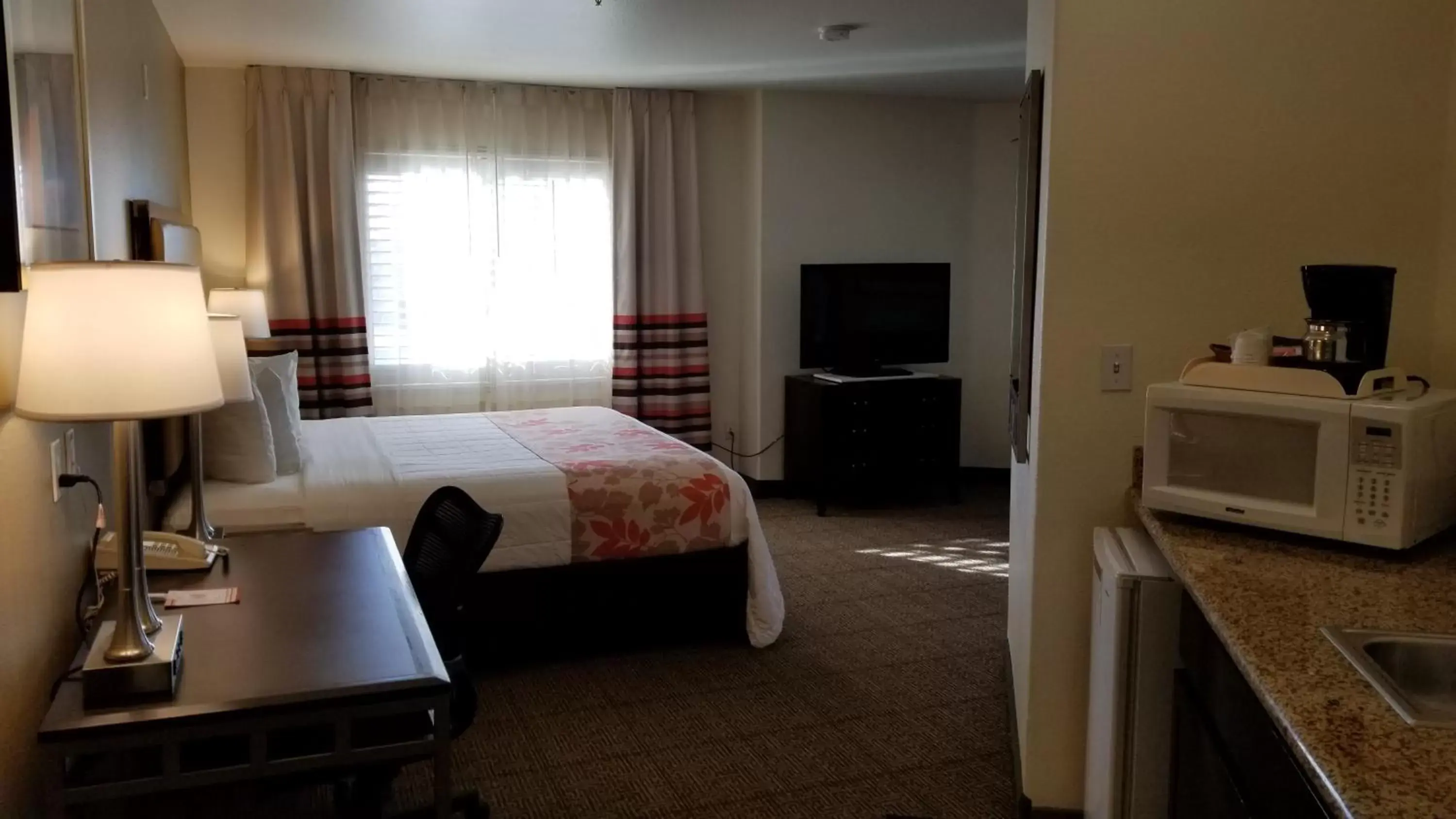 King Studio Suite - Non-Smoking in Hawthorn Suites King Studio Suite - Non-Smoking in Hawthorn Suites