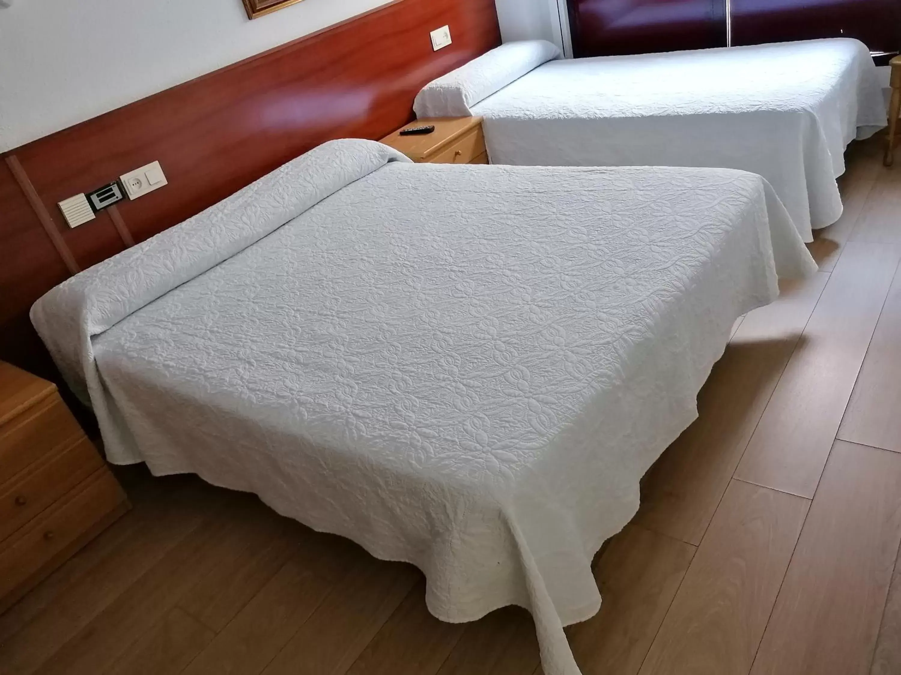 Triple Room with Bathroom - single occupancy in Hostal Adelia Triple Room with Bathroom - single occupancy in Hostal Adelia