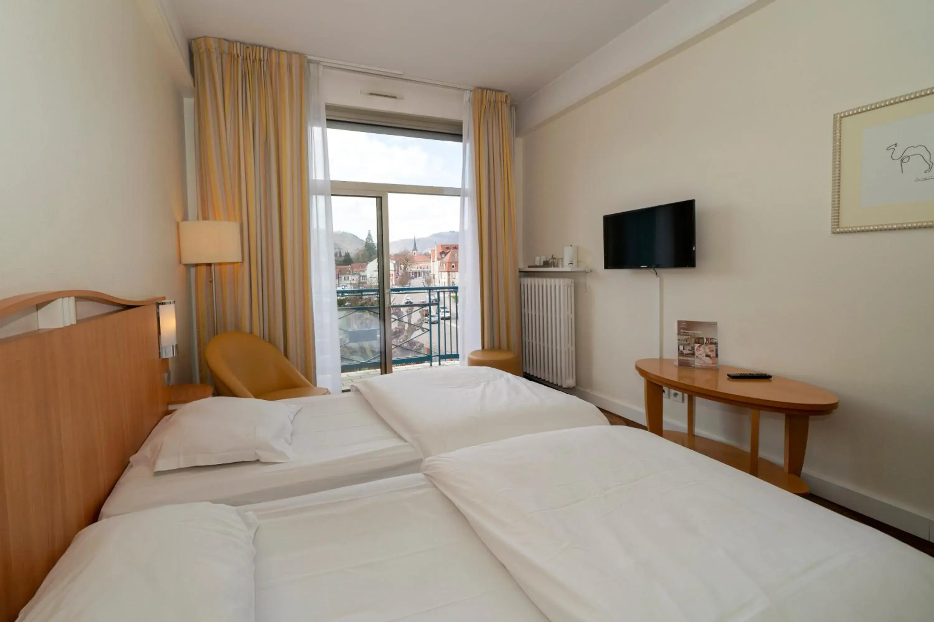 Deluxe Double Room with Balcony in Grand Hôtel Filippo Strasbourg Nord Deluxe Double Room with Balcony in Grand Hôtel Filippo Strasbourg Nord