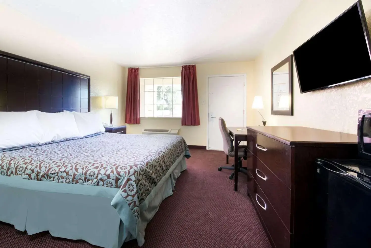 Standard King Room - Non Smoking in Quality Inn Eastland I-20 Standard King Room - Non Smoking in Quality Inn Eastland I-20