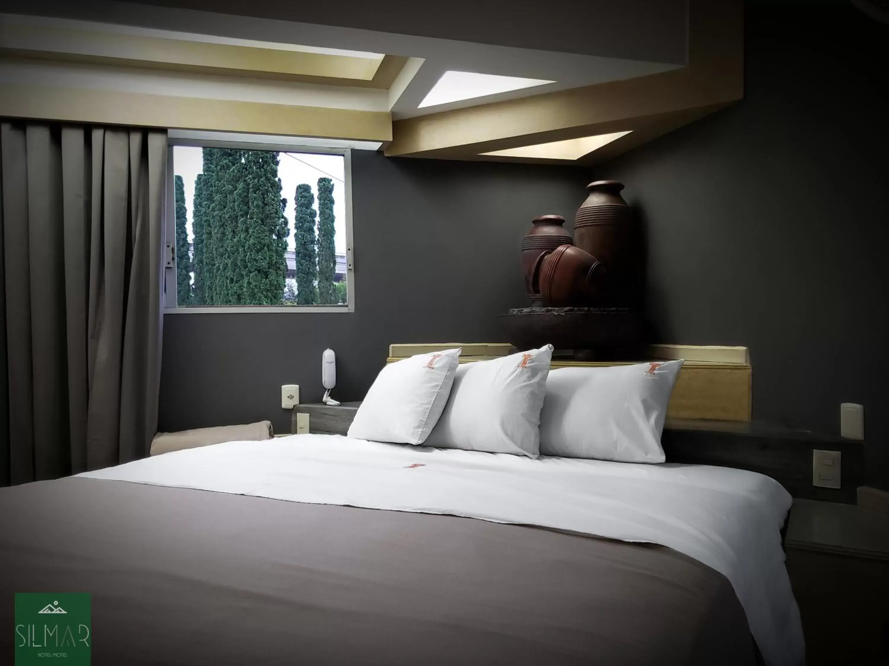 Deluxe Suite in Silmar Hotel/Motel Deluxe Suite in Silmar Hotel/Motel