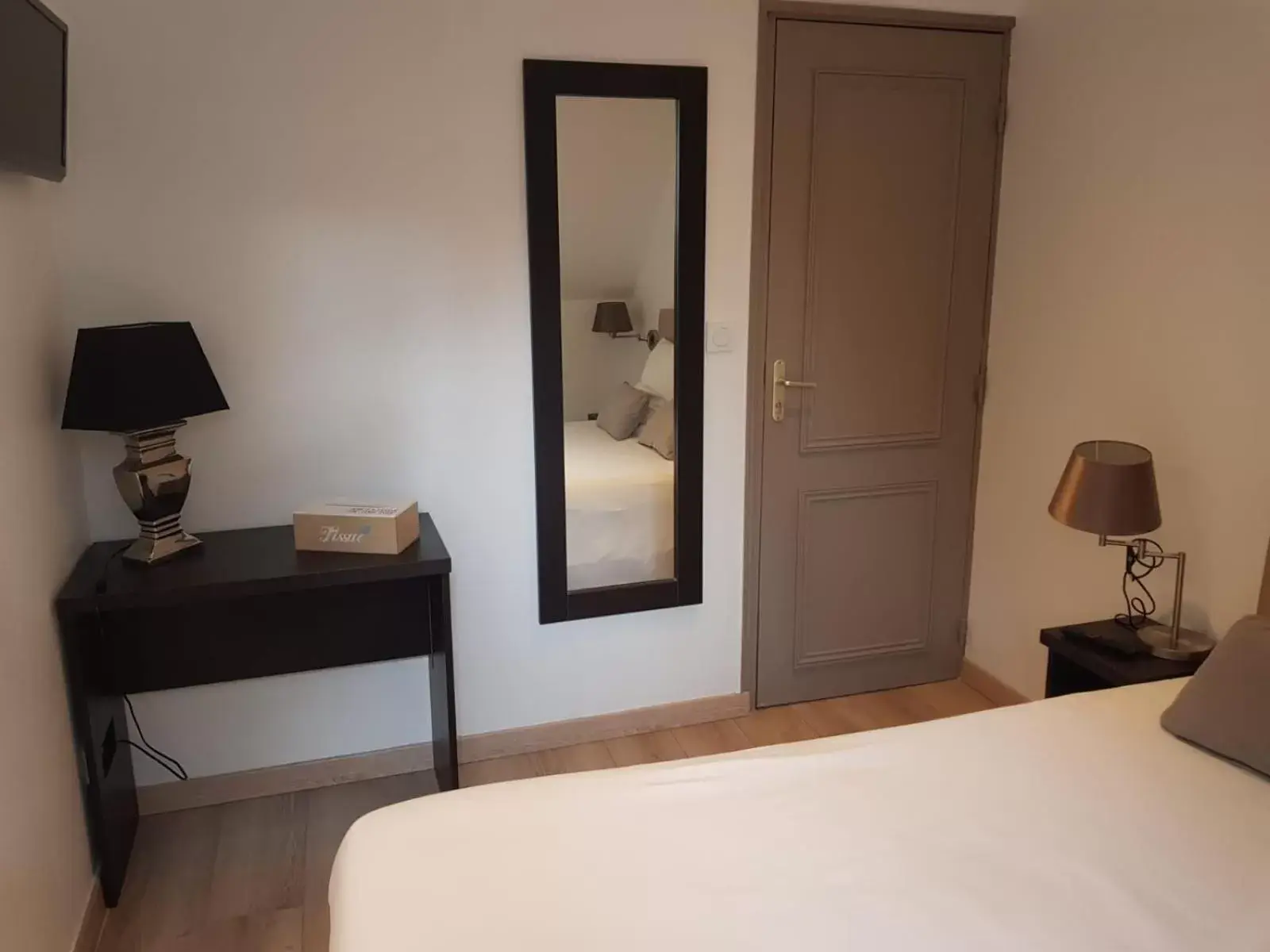 Small Double Room - single occupancy in Le Clos des Lodges Small Double Room - single occupancy in Le Clos des Lodges