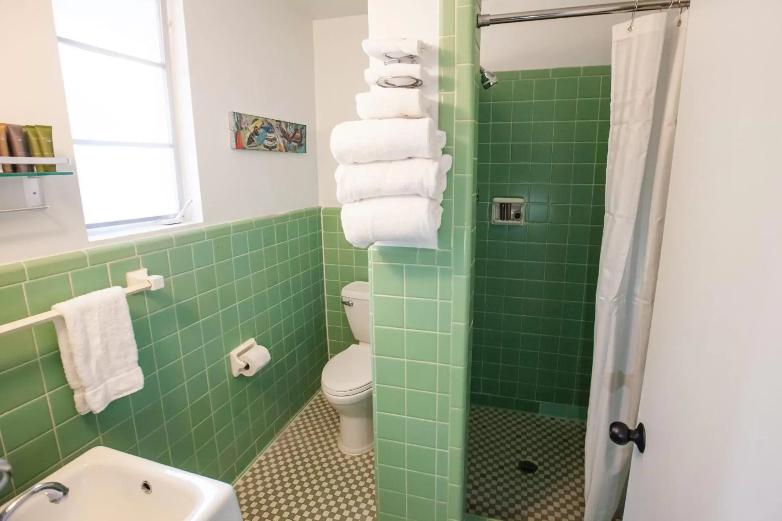 Superior Queen Room with Two Queen Beds in Route 19 Inn Superior Queen Room with Two Queen Beds in Route 19 Inn