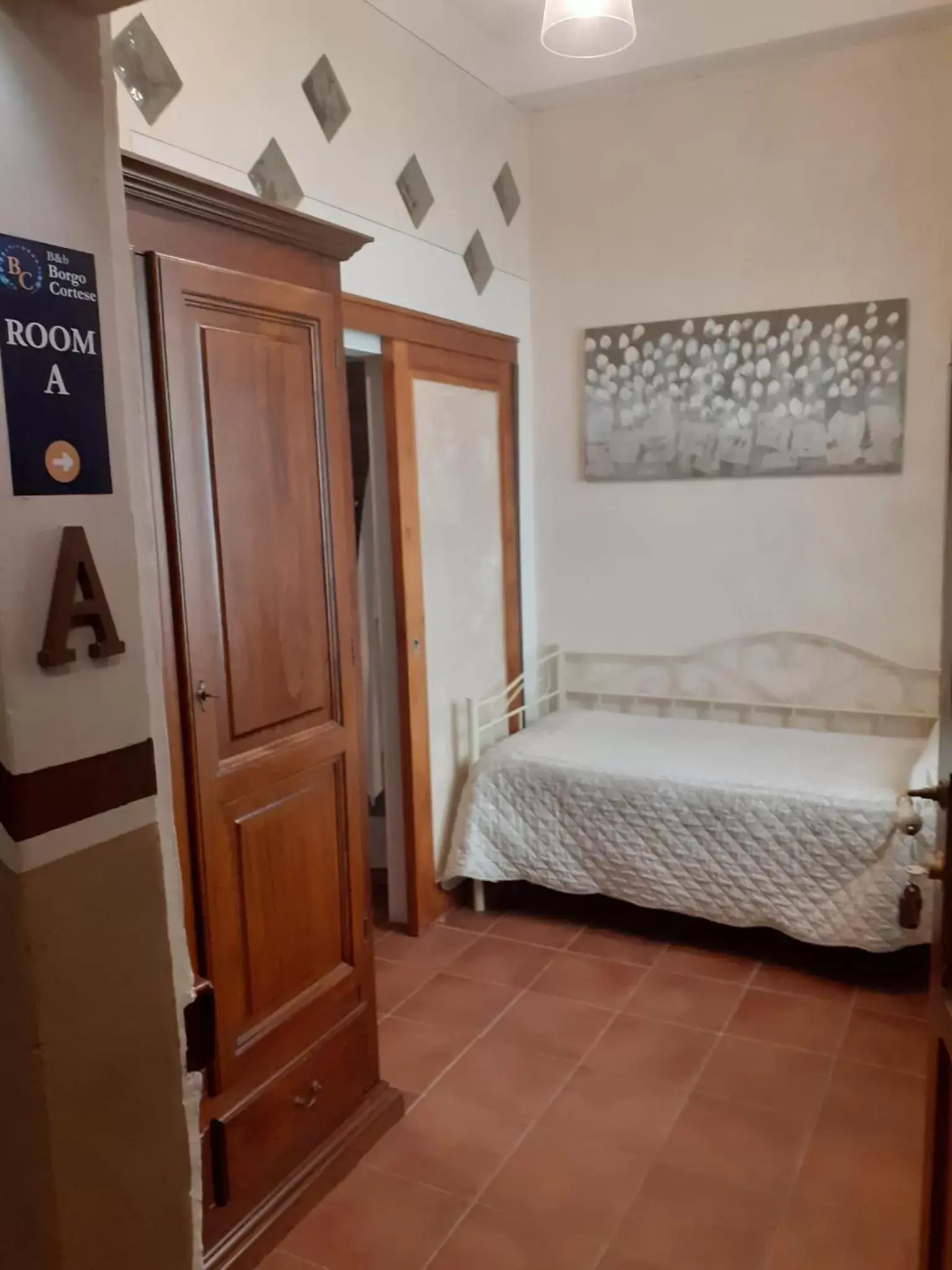 Standard Single Room with Shower in B&B Borgo Cortese Standard Single Room with Shower in B&B Borgo Cortese