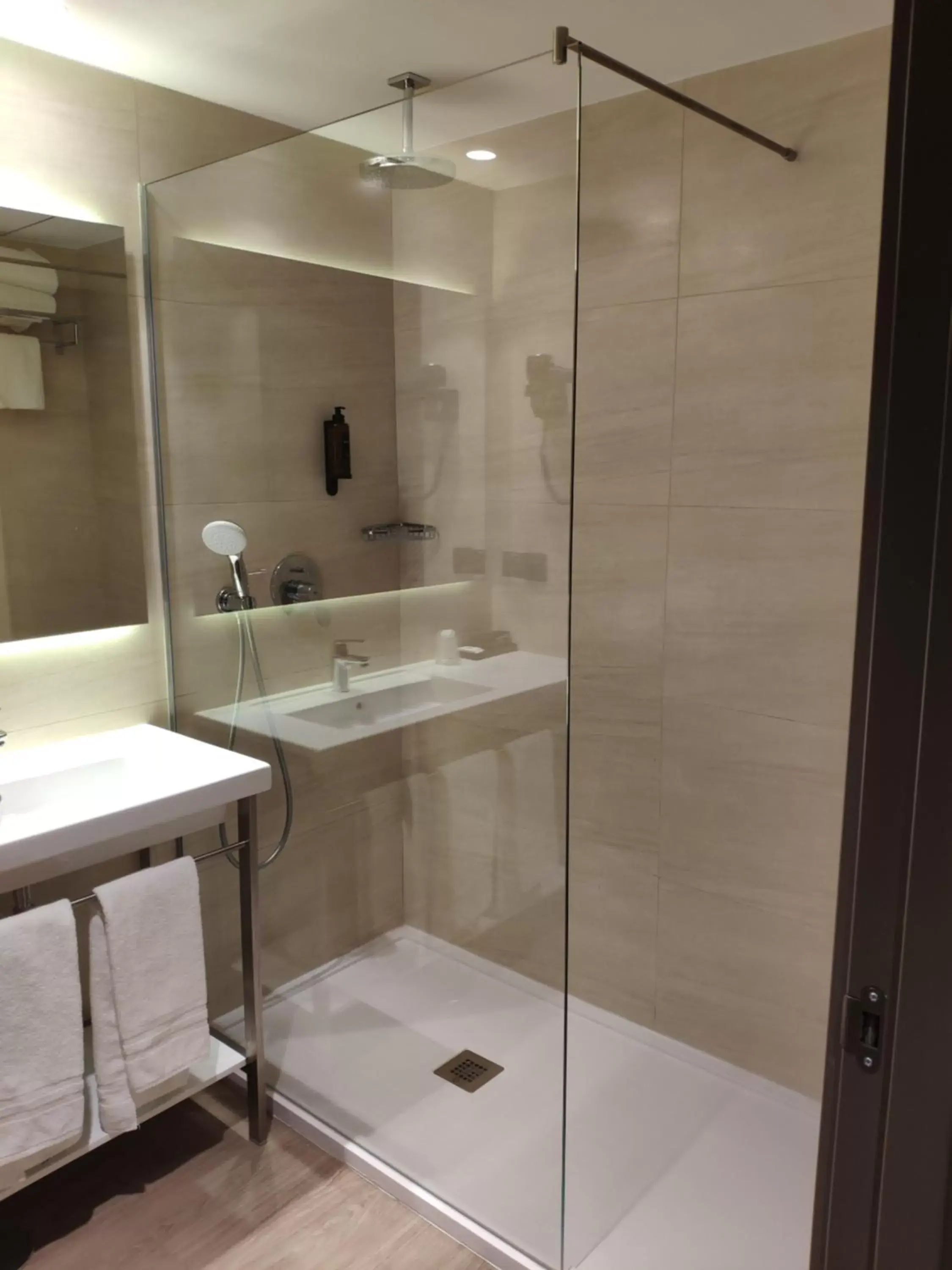 Superior Triple Room with City View in Hotel Bristol 4 Sup Superior Triple Room with City View in Hotel Bristol 4 Sup