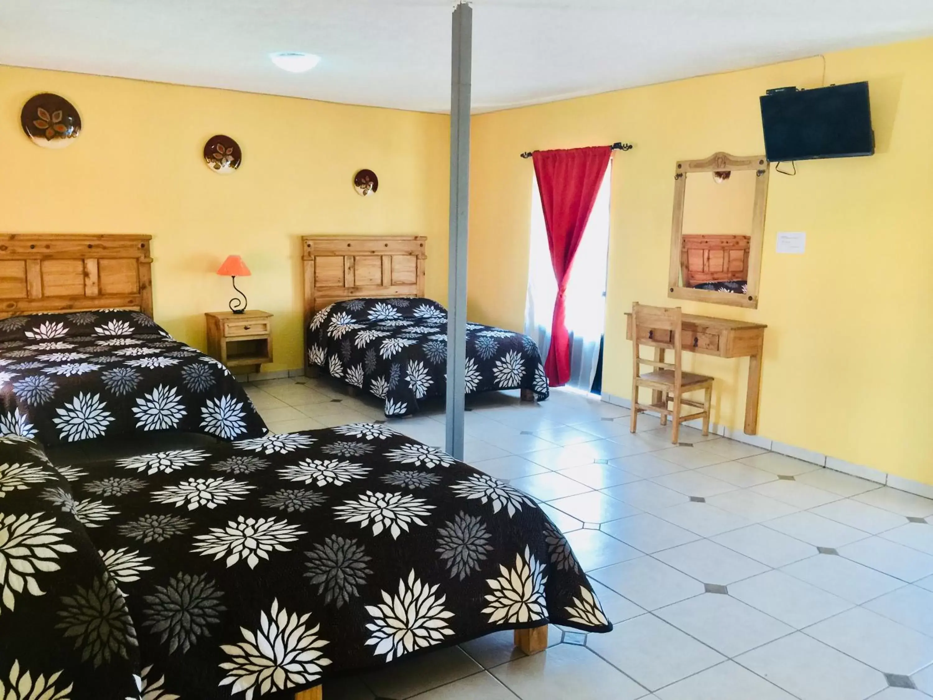 Triple Room in Hotel Don Elias Triple Room in Hotel Don Elias