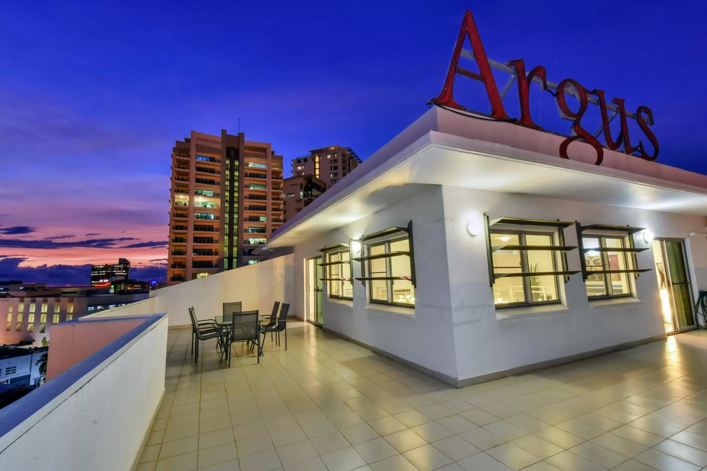 Premium 4 Bedroom Penthouse in Argus Apartments Darwin Premium 4 Bedroom Penthouse in Argus Apartments Darwin