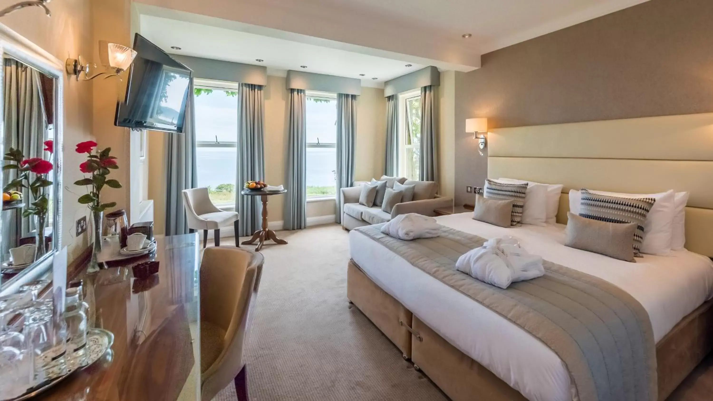 Deluxe Double or Twin Room with Sea View in The Carlyon Bay Hotel and Spa Deluxe Double or Twin Room with Sea View in The Carlyon Bay Hotel and Spa