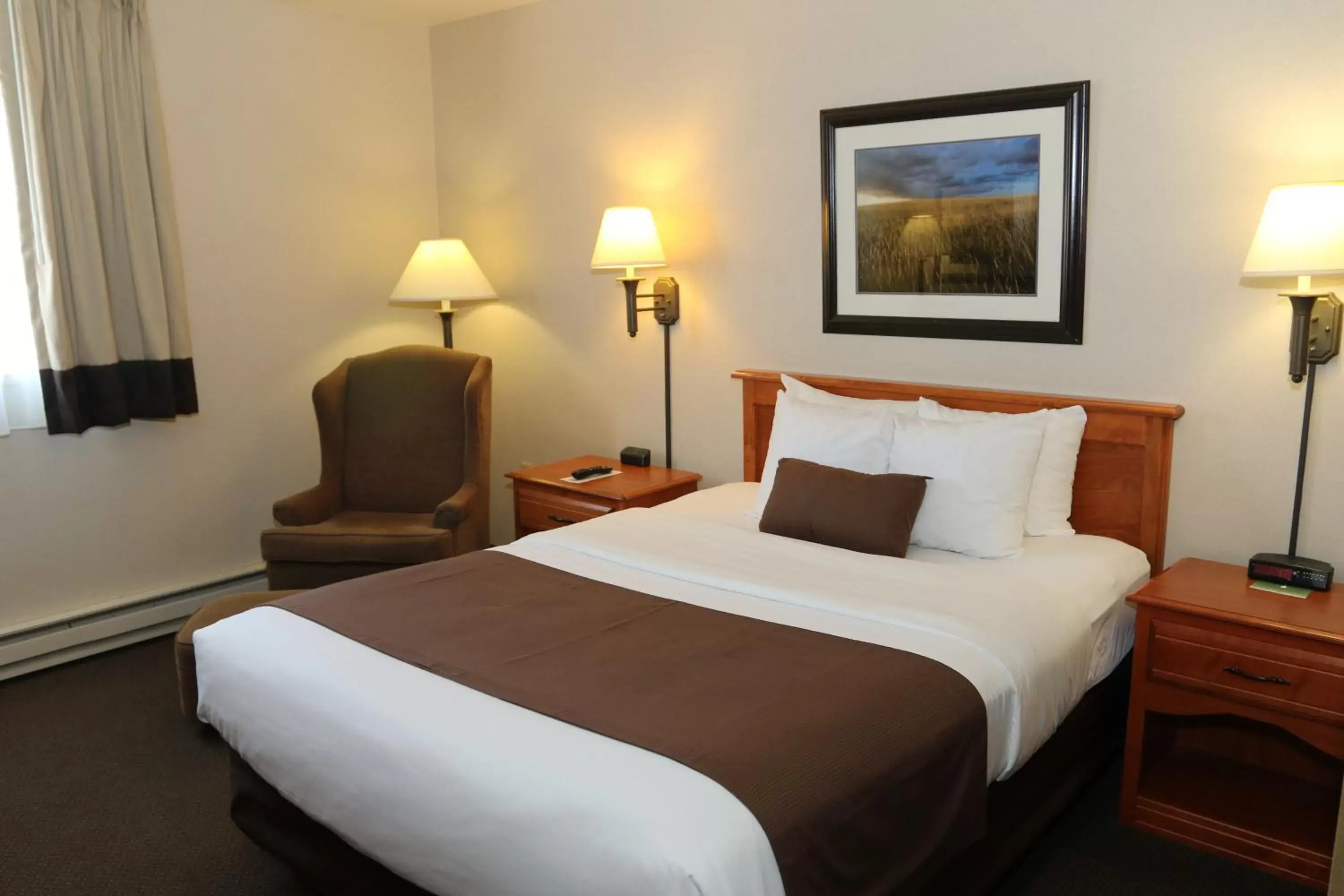 Queen Room - Non-Smoking in Motel 6 Minot, ND Queen Room - Non-Smoking in Motel 6 Minot, ND