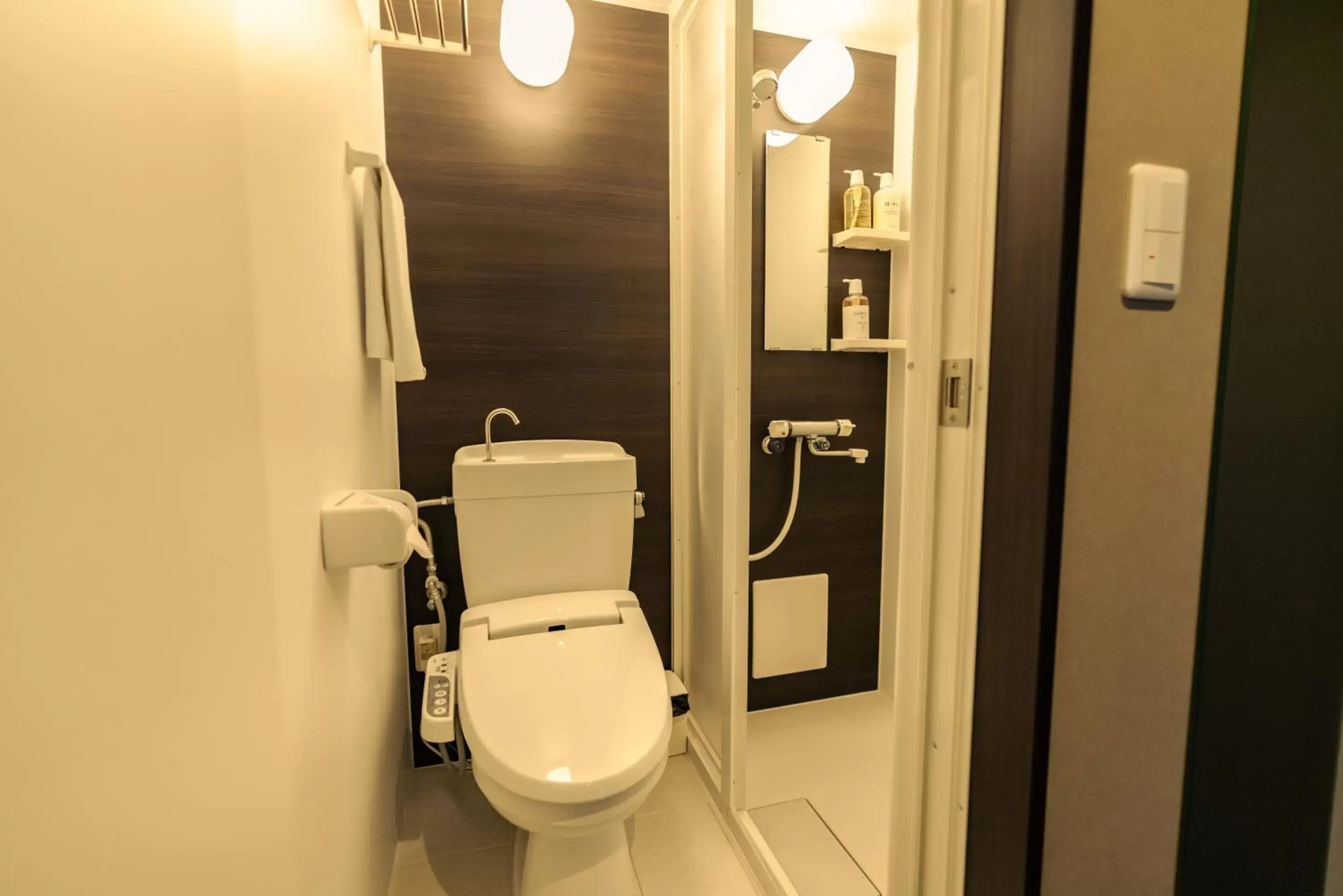 Single Room with Private Bathroom - single occupancy in LINNAS Kanazawa Single Room with Private Bathroom - single occupancy in LINNAS Kanazawa