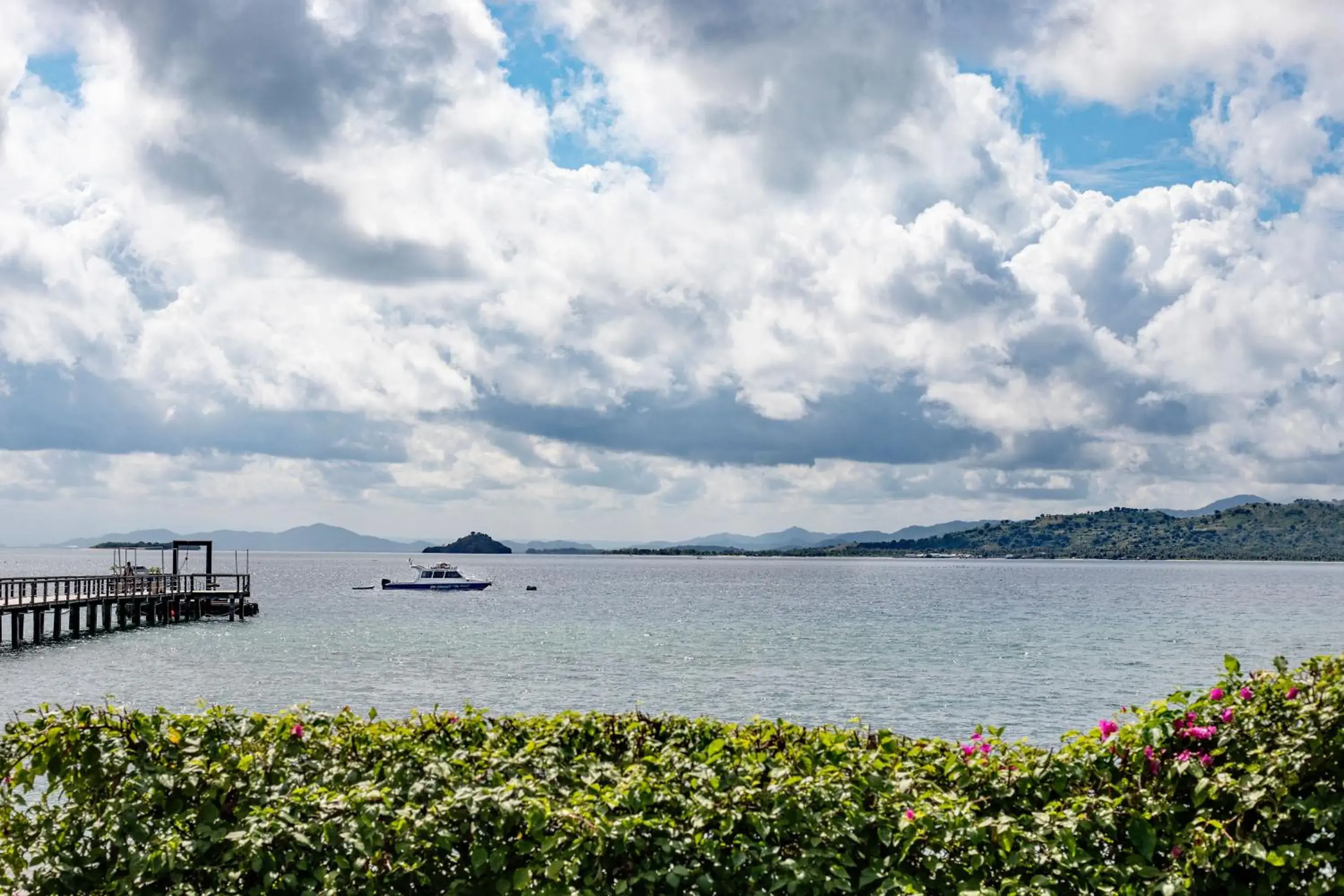 Beachfront Villa in Kokomo Resort Gili Gede Beachfront Villa in Kokomo Resort Gili Gede