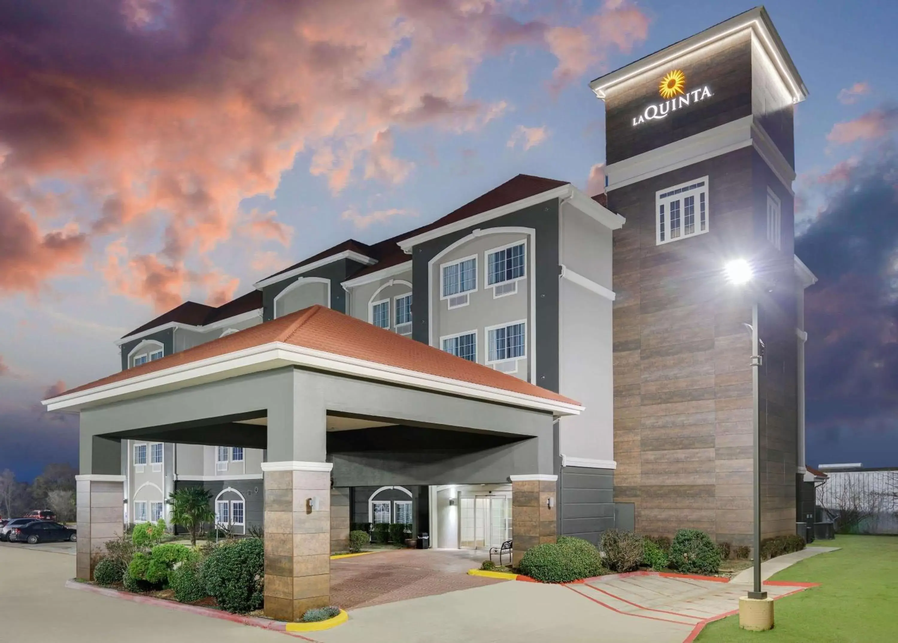 La Quinta Inn and Suites by Wyndham Paris La Quinta Inn and Suites by Wyndham Paris
