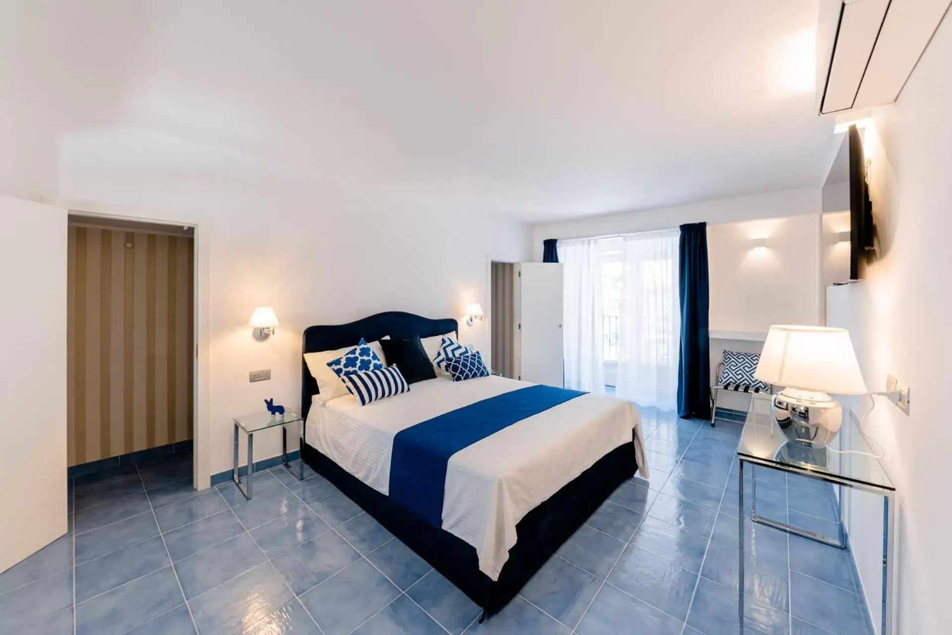 Deluxe Double Room in BeB Palazzo Mancini Deluxe Double Room in BeB Palazzo Mancini