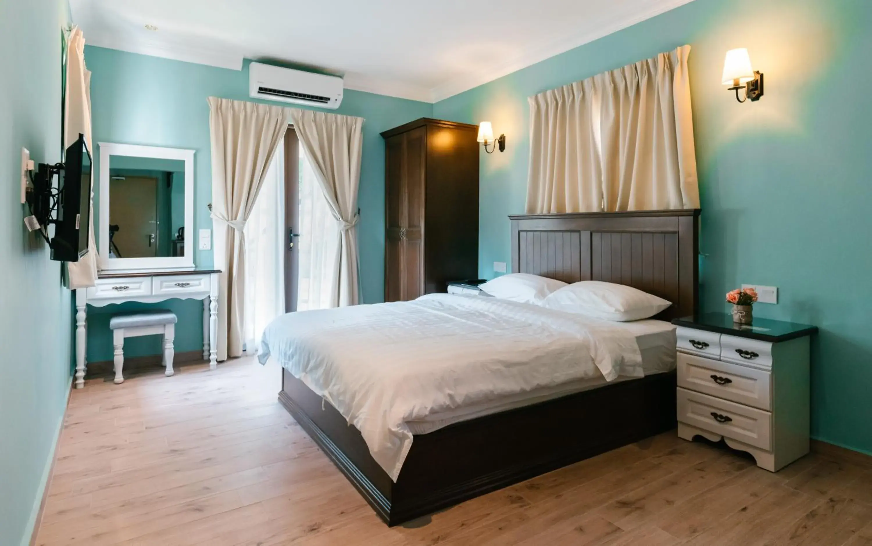 Duplex Suite in The Tudor Duplex Suite in The Tudor