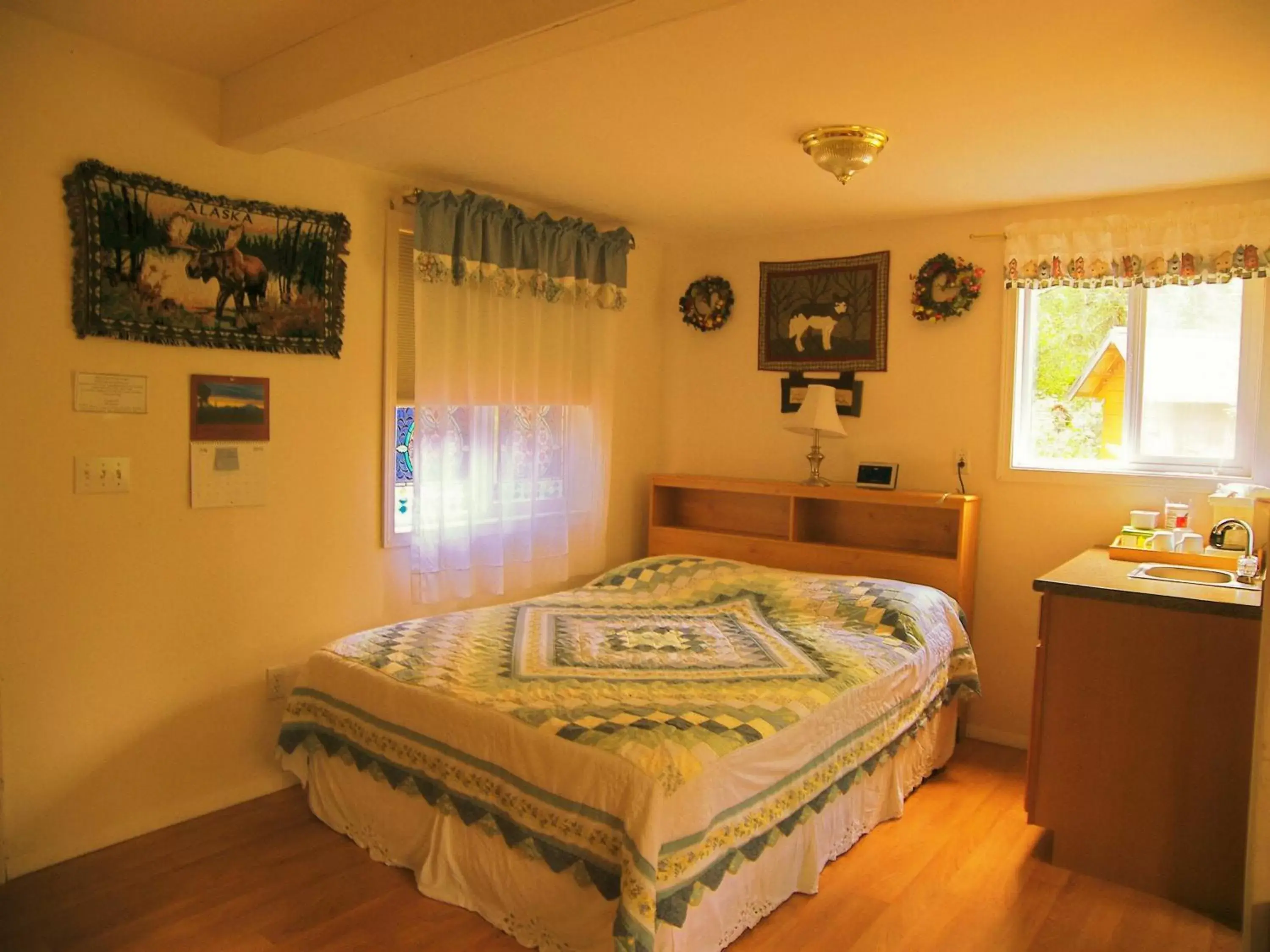 Family Room with Balcony in Grace and Bill's Freedom Hills B&B Family Room with Balcony in Grace and Bill's Freedom Hills B&B