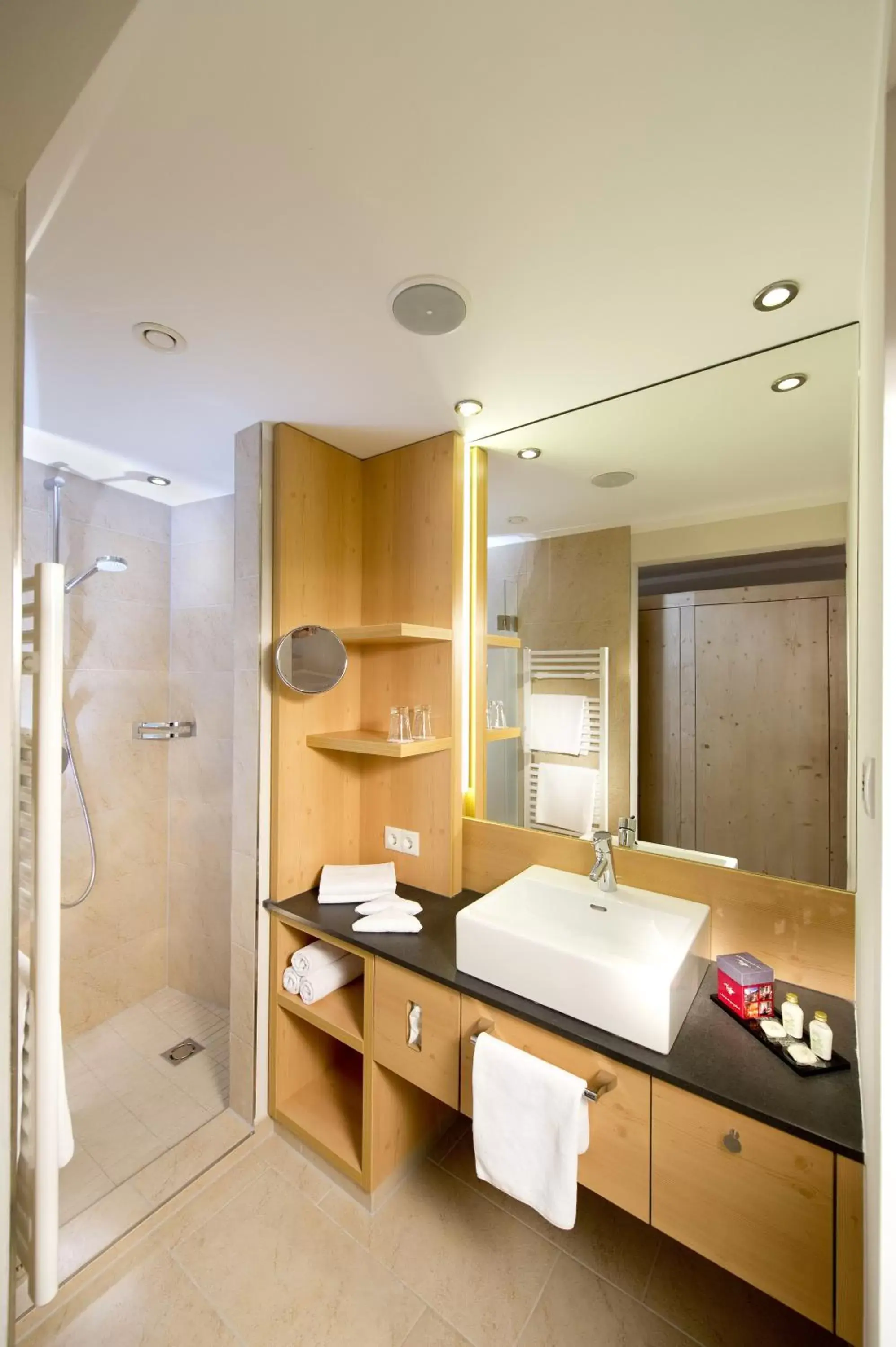 Family Room with Balcony in Hotel Tirolerhof 4 Sterne Superior Family Room with Balcony in Hotel Tirolerhof 4 Sterne Superior