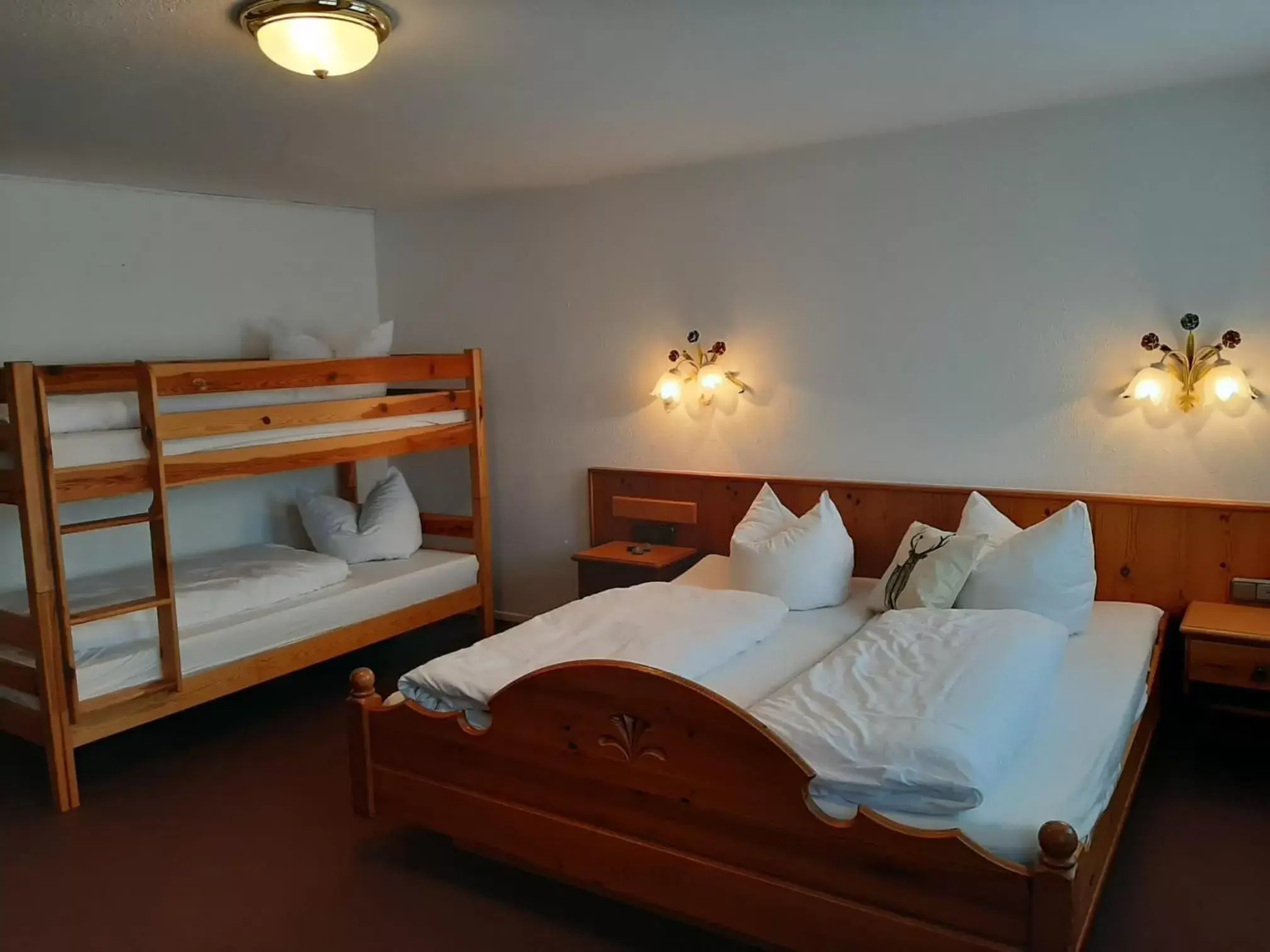 Quadruple Room with Bathroom in Landhaus Sonne Quadruple Room with Bathroom in Landhaus Sonne