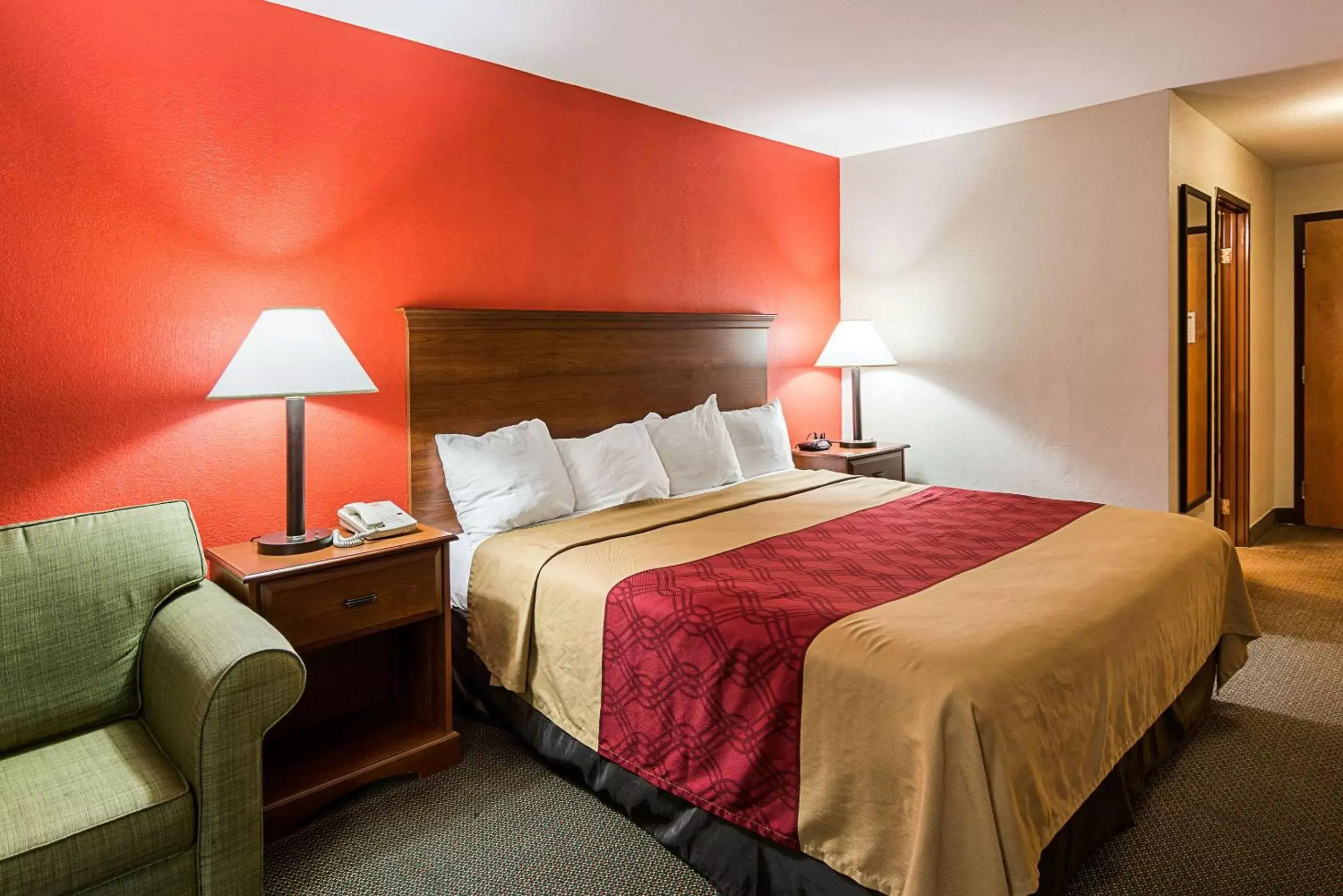 King Room - Non-Smoking in Econo Lodge Andrews AFB King Room - Non-Smoking in Econo Lodge Andrews AFB