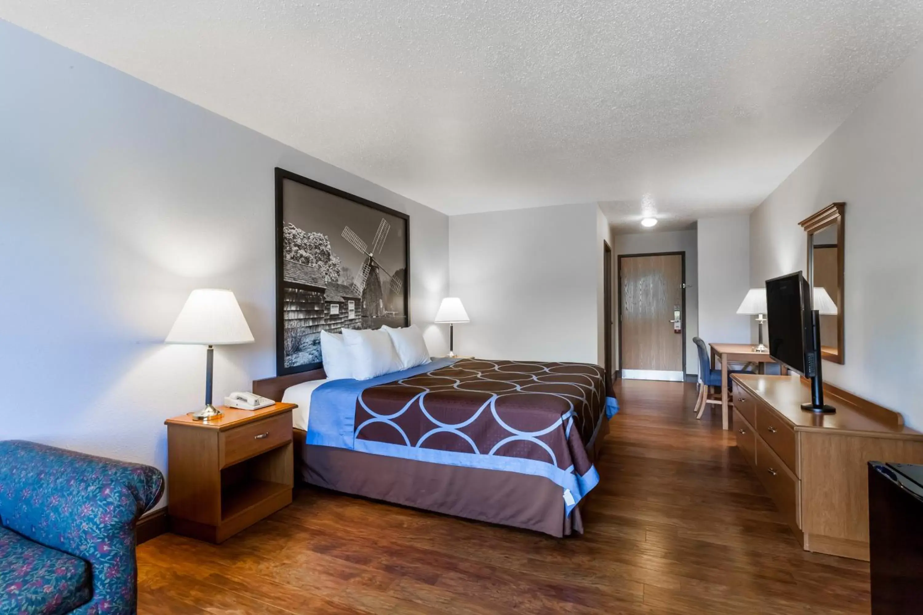 Deluxe King Room - Non-Smoking in Super 8 by Wyndham Cobleskill NY Deluxe King Room - Non-Smoking in Super 8 by Wyndham Cobleskill NY