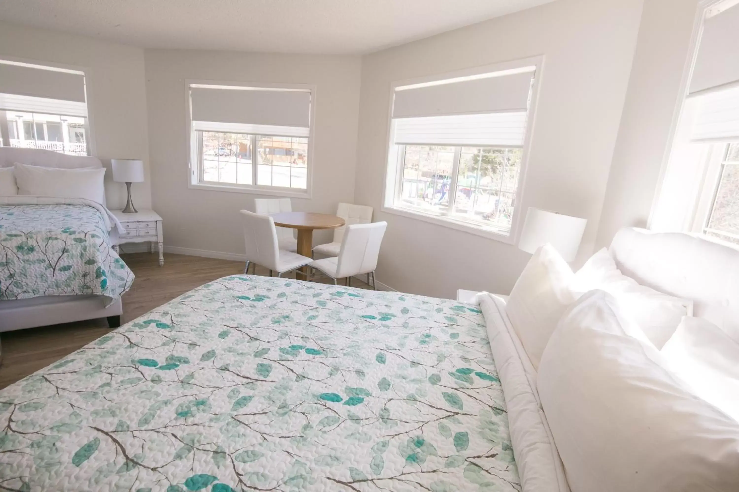 Deluxe Queen Room with Two Queen Beds - single occupancy - Adults Only - Purcell Room in Inn on Canyon Deluxe Queen Room with Two Queen Beds - single occupancy - Adults Only - Purcell Room in Inn on Canyon