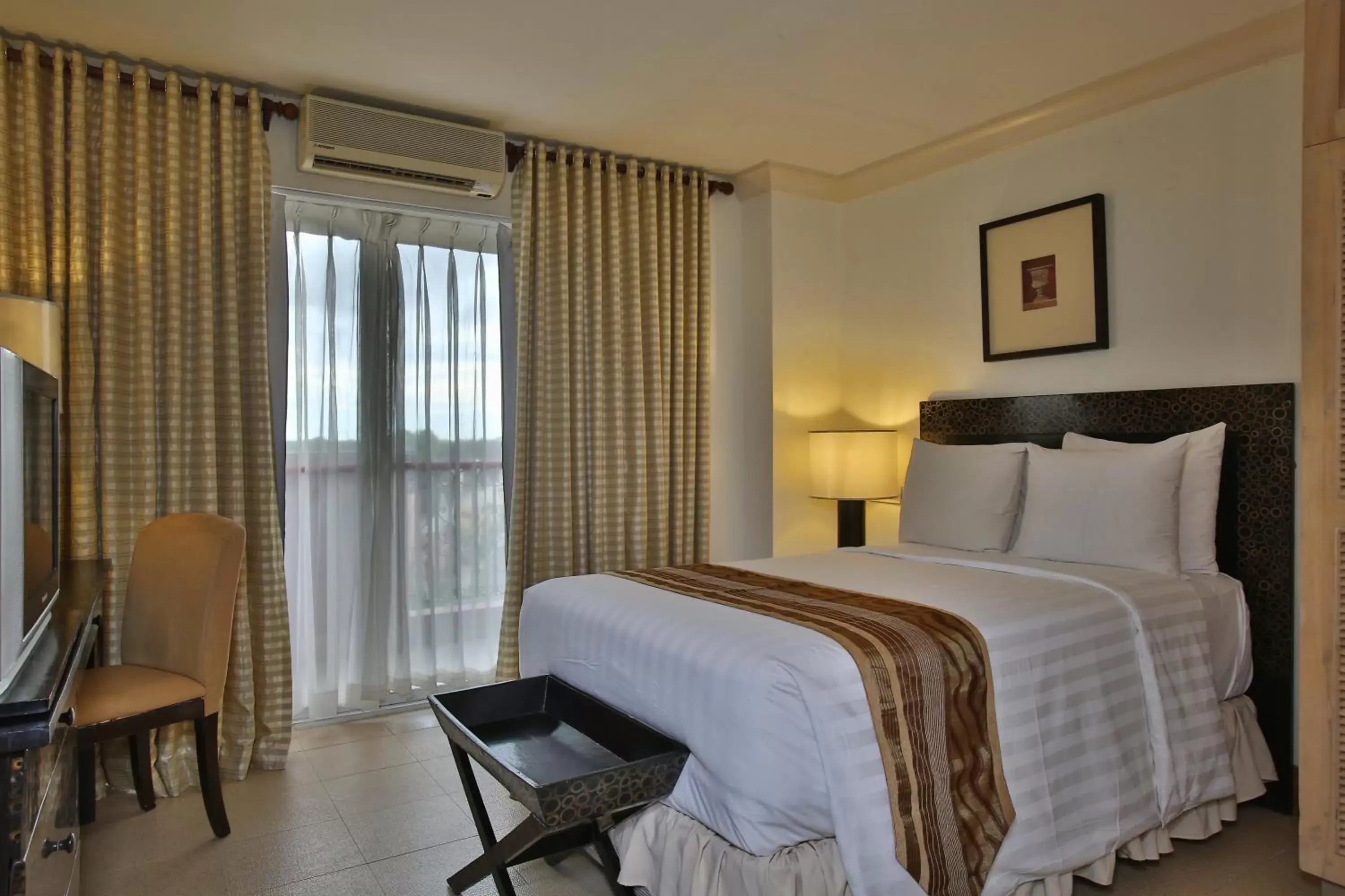 Three-Bedroom Suite in Crown Regency Suites Mactan Three-Bedroom Suite in Crown Regency Suites Mactan