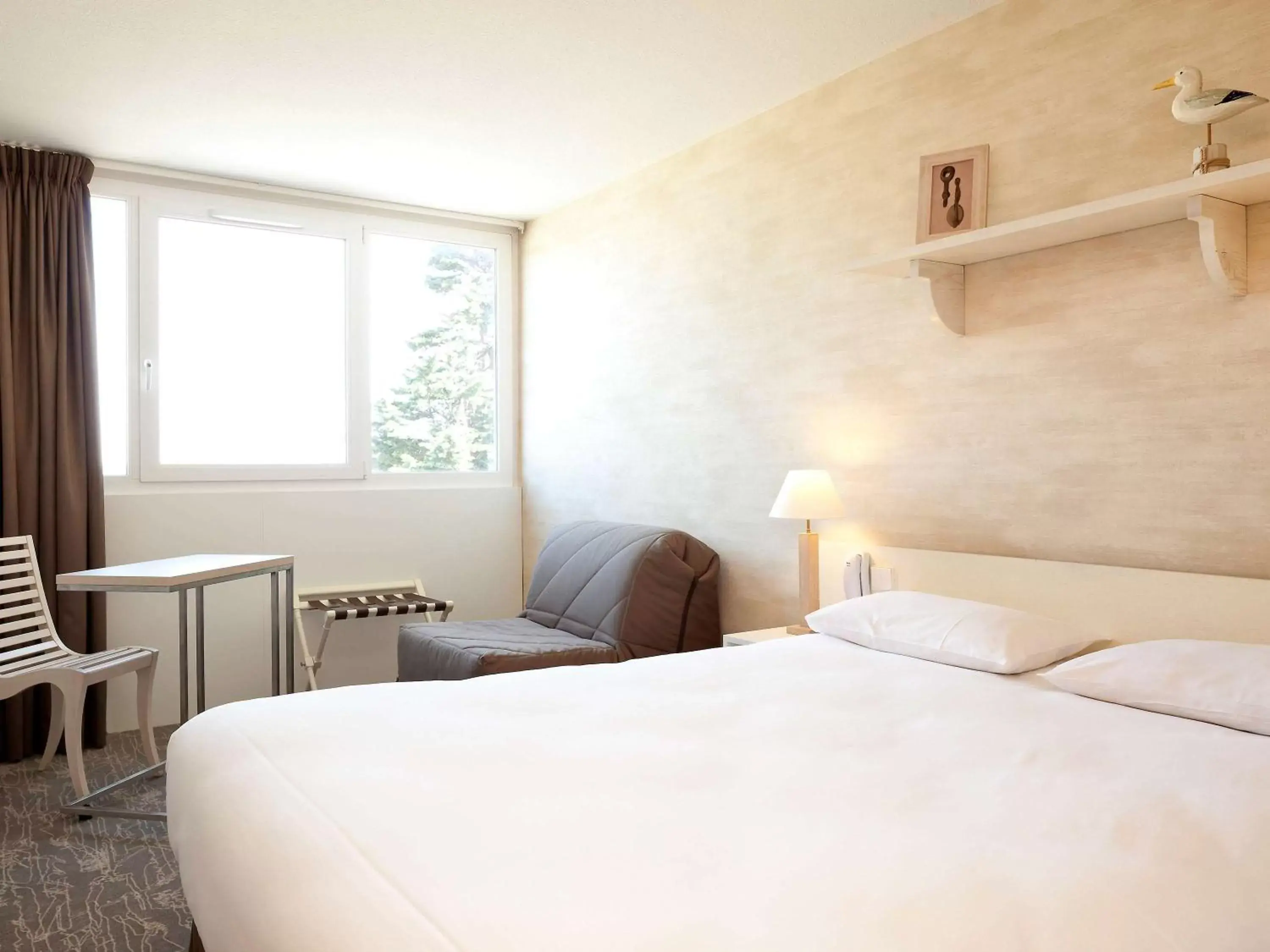 Standard Double Room with Sofa Bed in ibis Styles Ouistreham Standard Double Room with Sofa Bed in ibis Styles Ouistreham