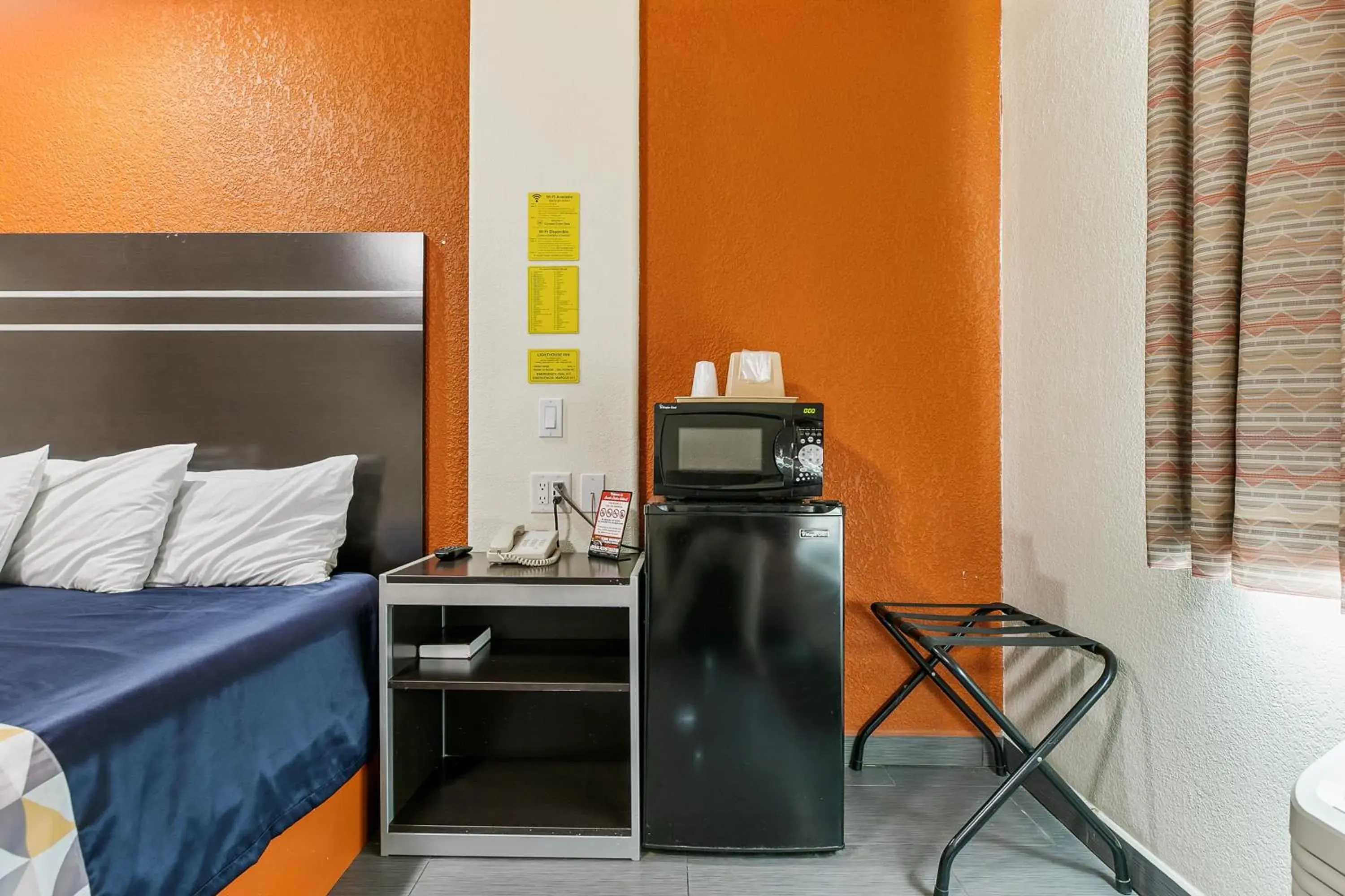 Standard King Room in LIGHTHOUSE INN Standard King Room in LIGHTHOUSE INN